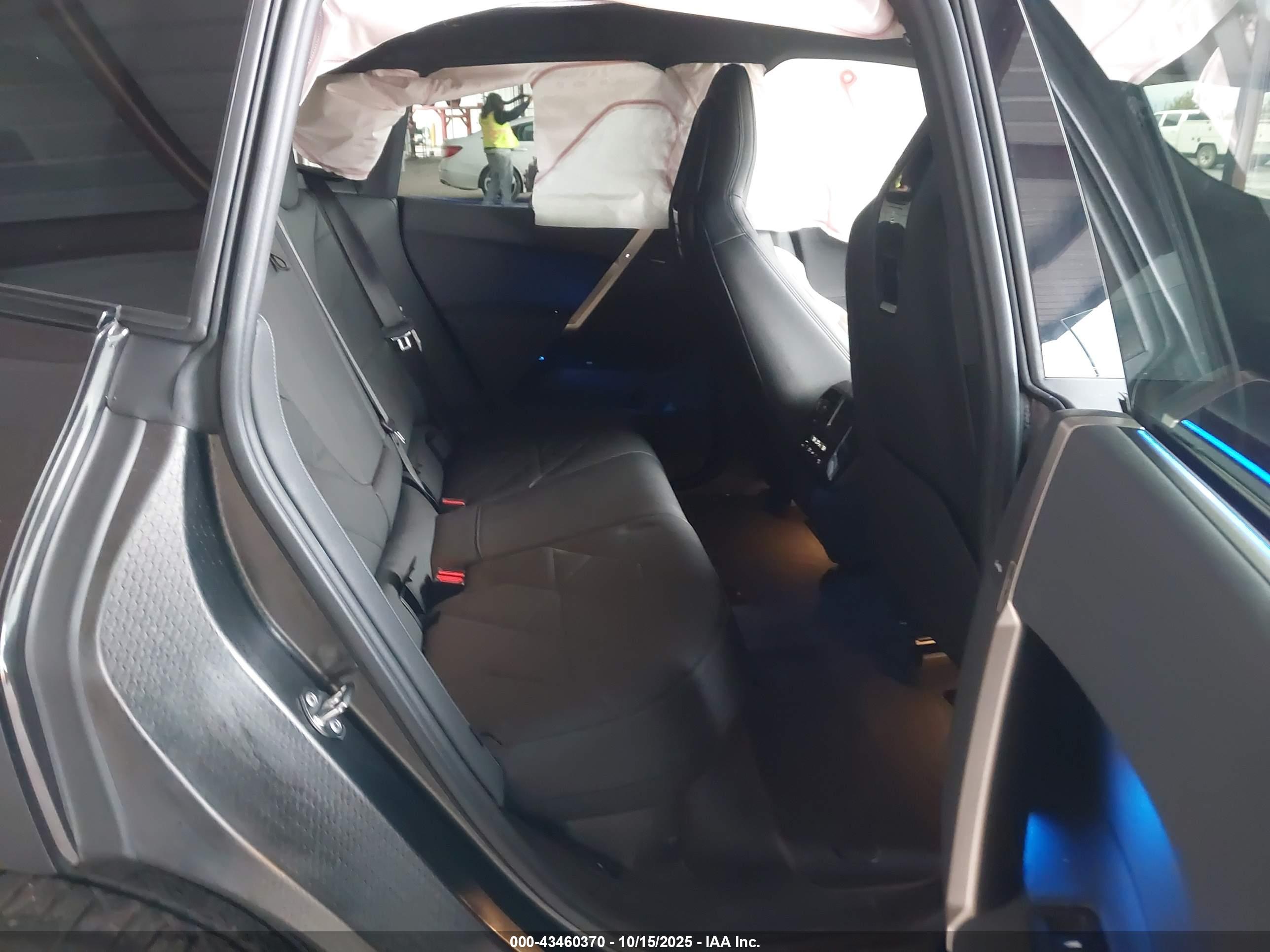 BMW IX image 8