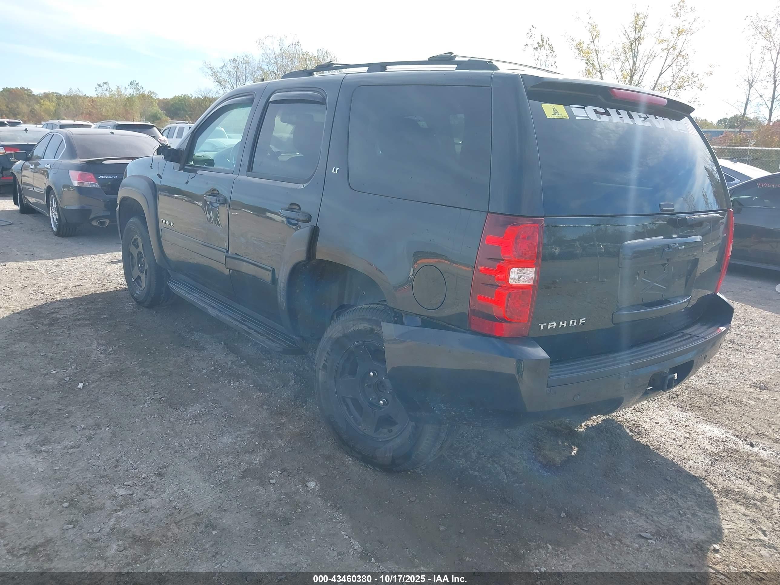 CHEVROLET TAHOE image 3