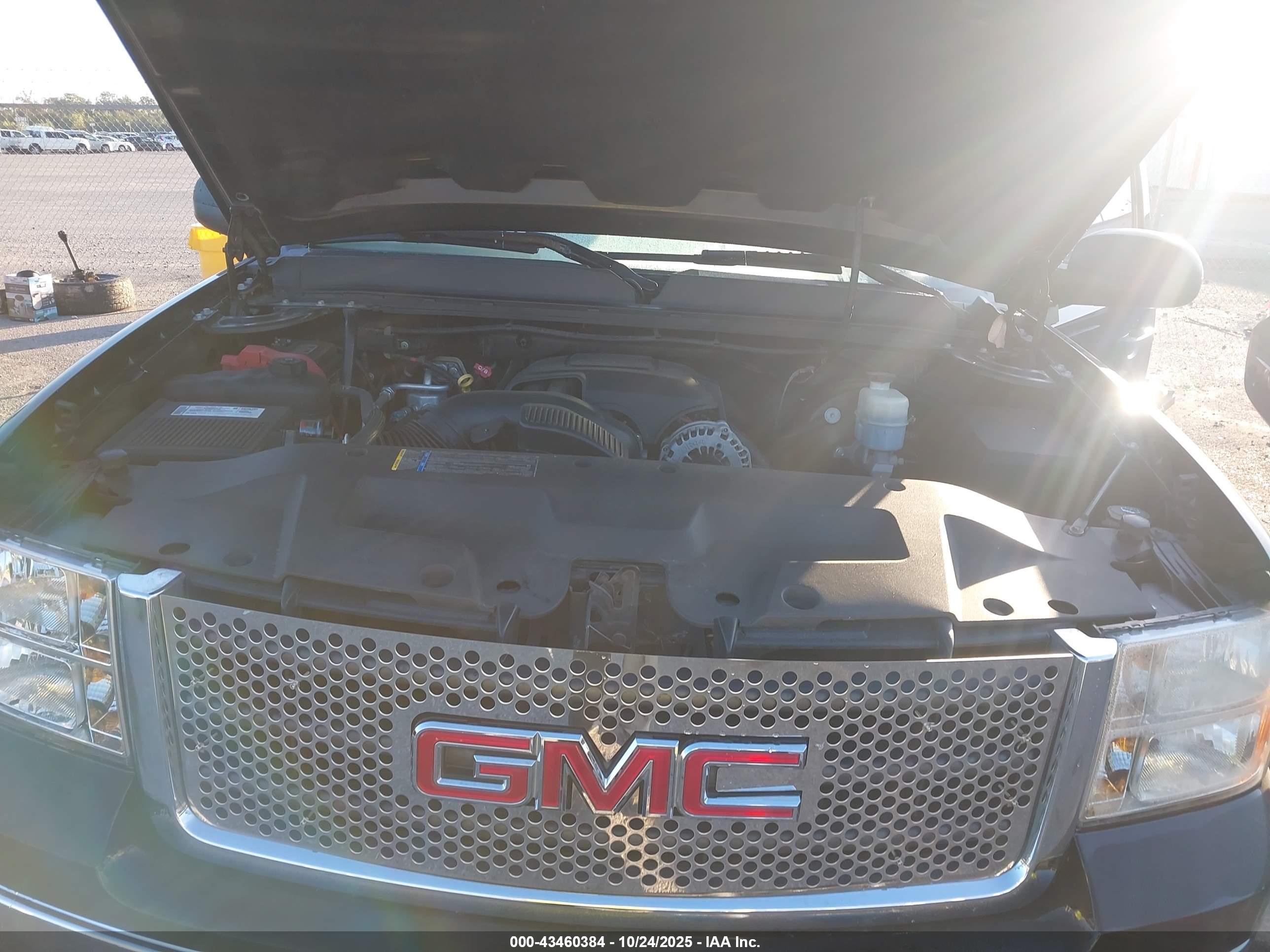 GMC SIERRA image 10