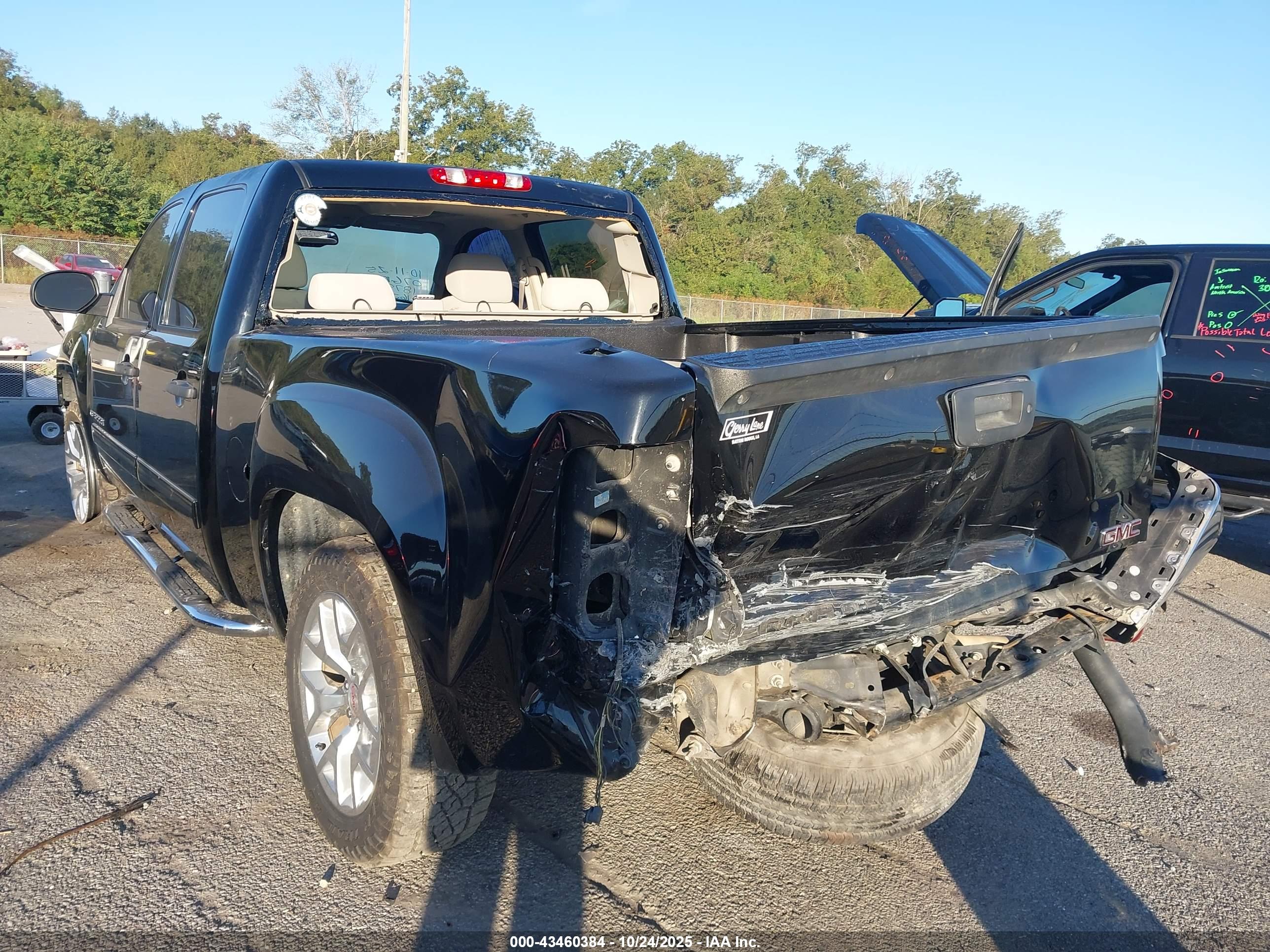 GMC SIERRA image 3