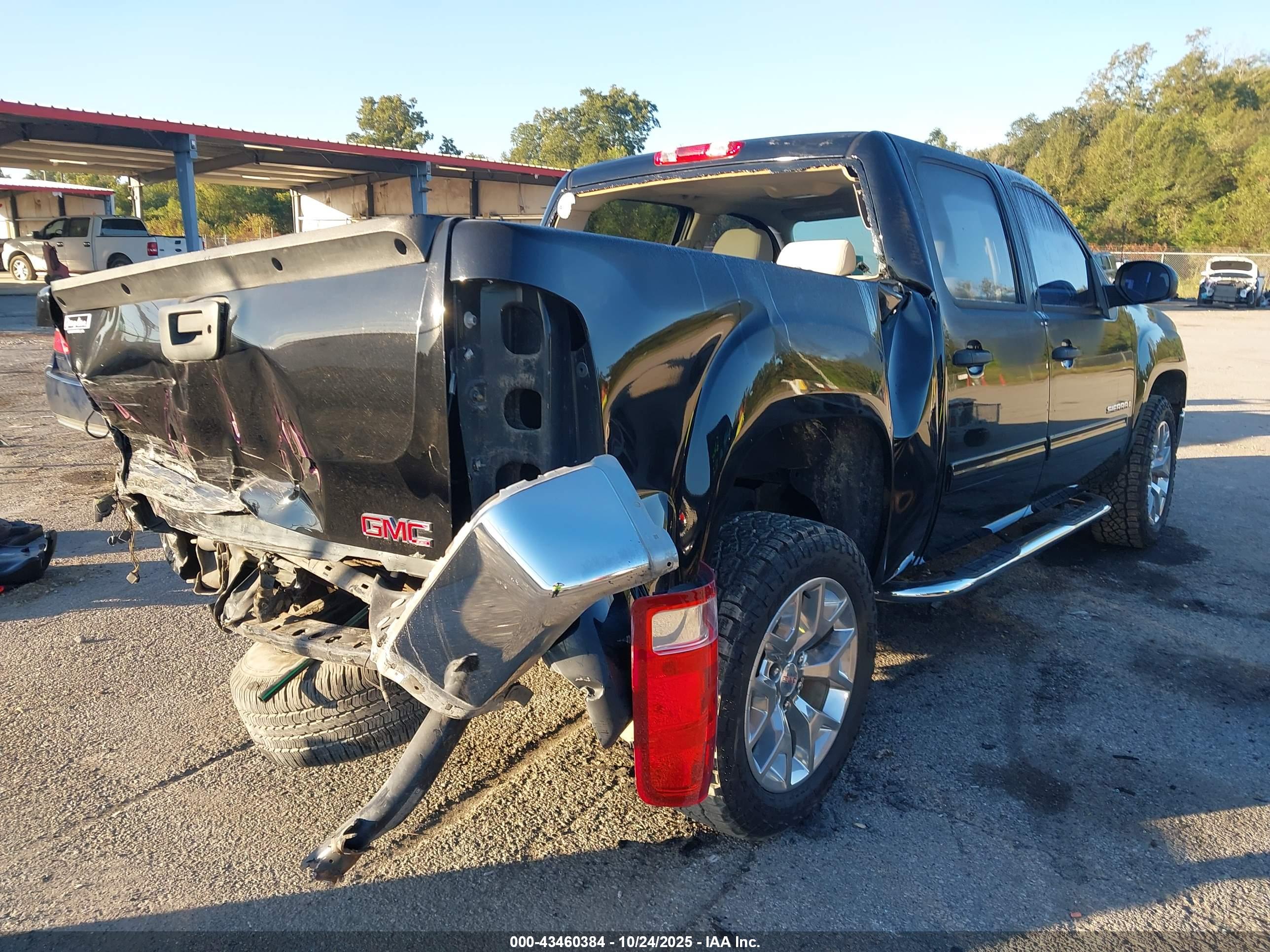 GMC SIERRA image 4