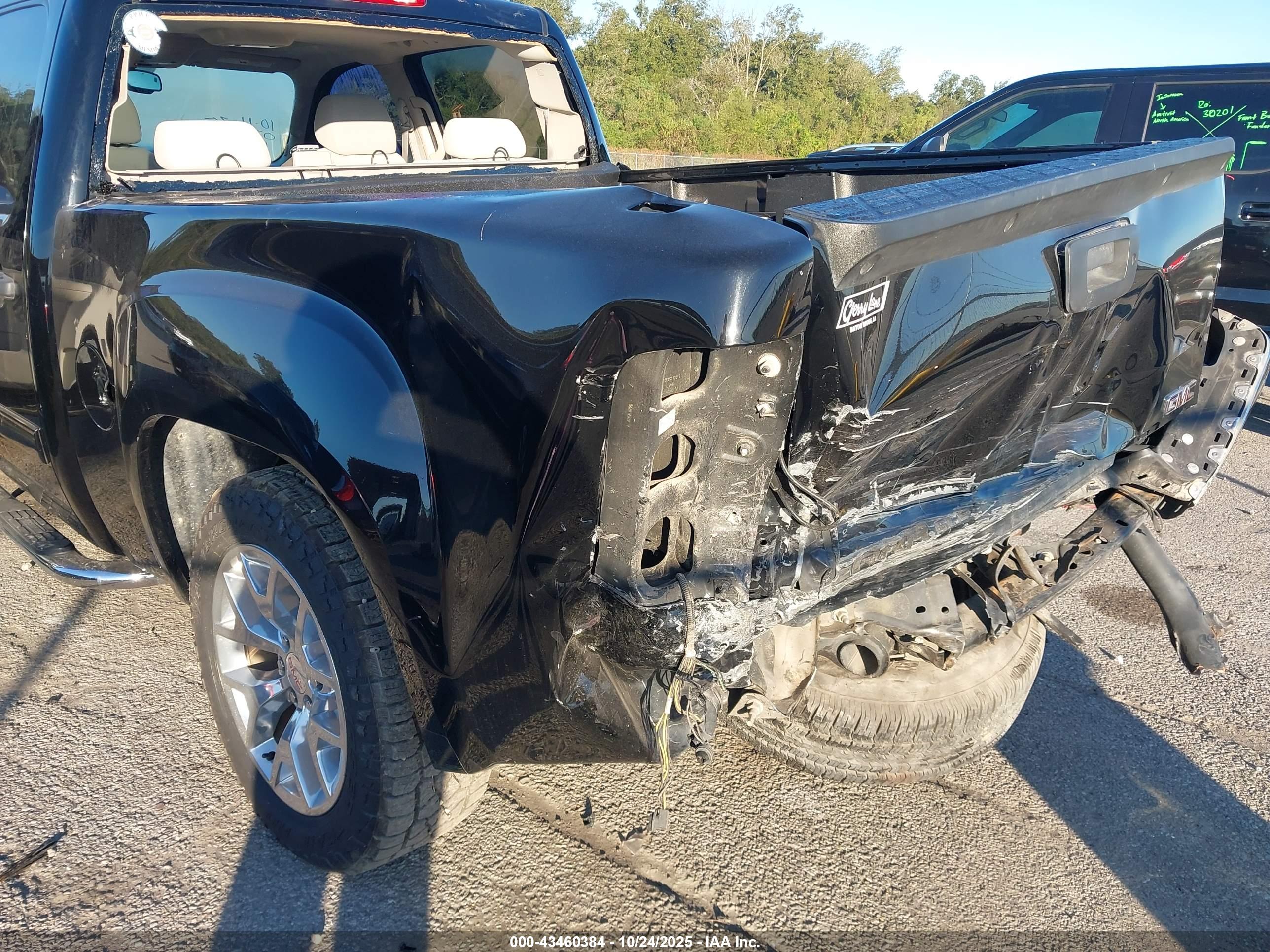 GMC SIERRA image 6