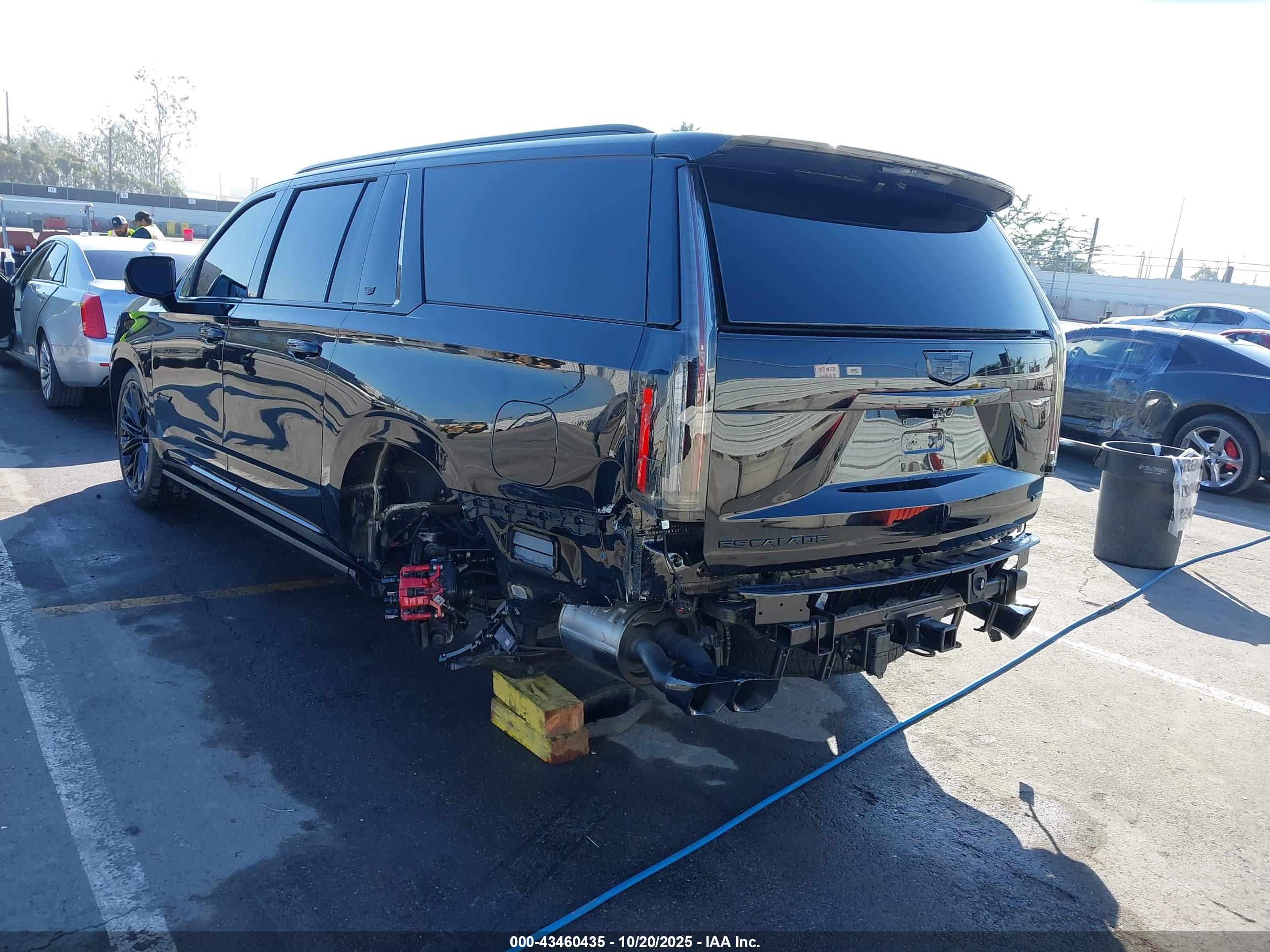 CADILLAC ESCALADE image 6