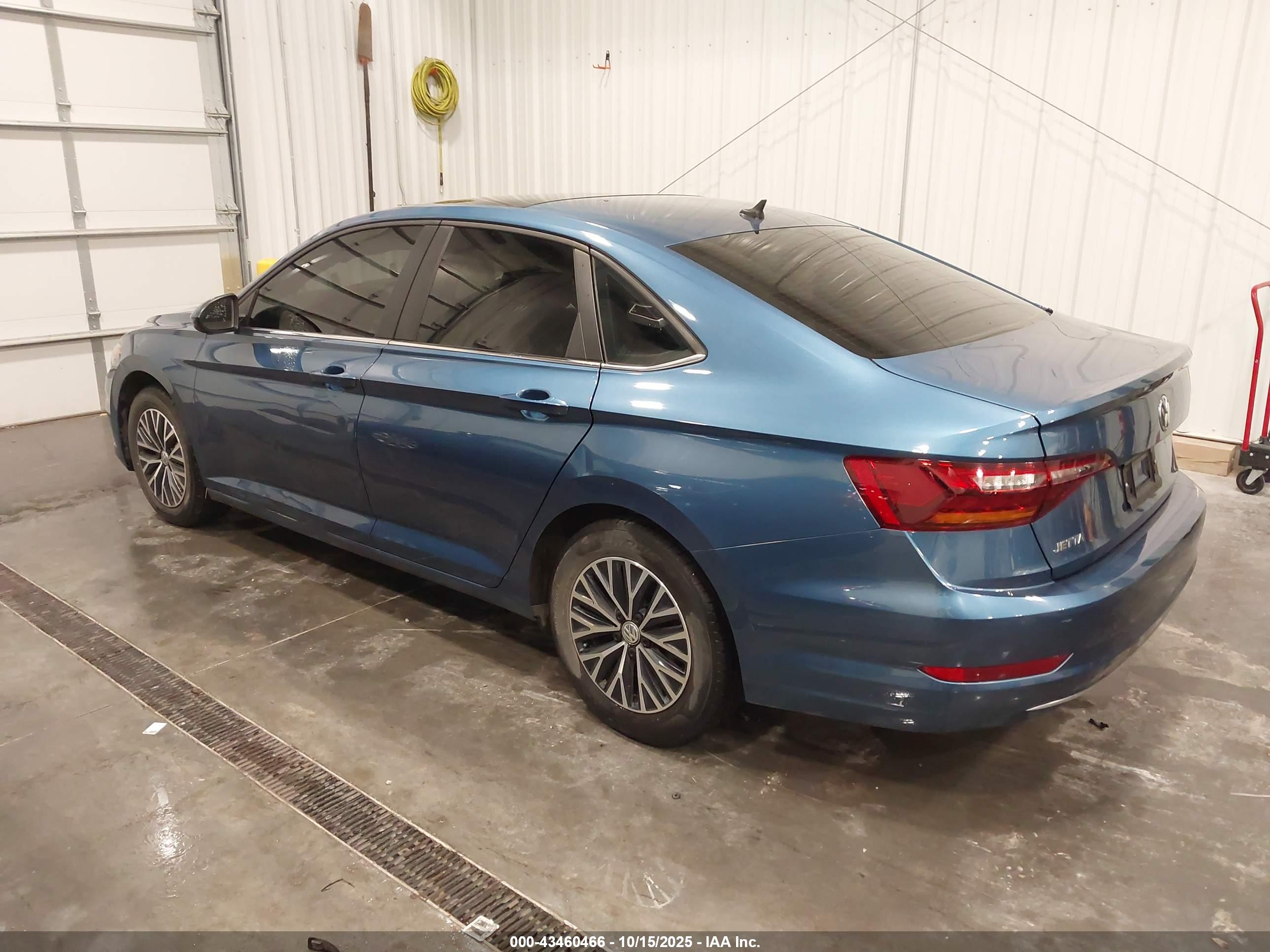 VOLKSWAGEN JETTA image 3