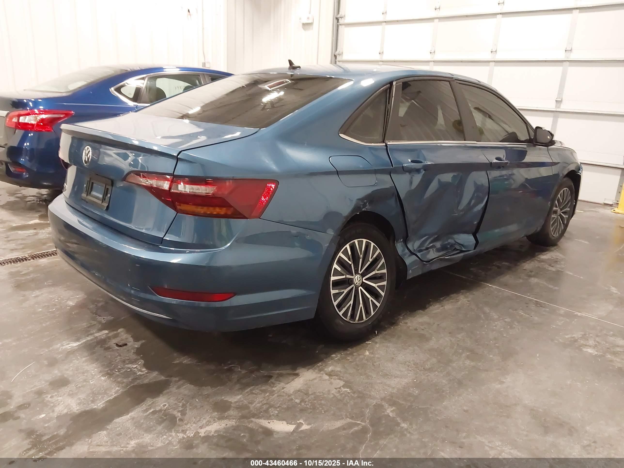 VOLKSWAGEN JETTA image 4