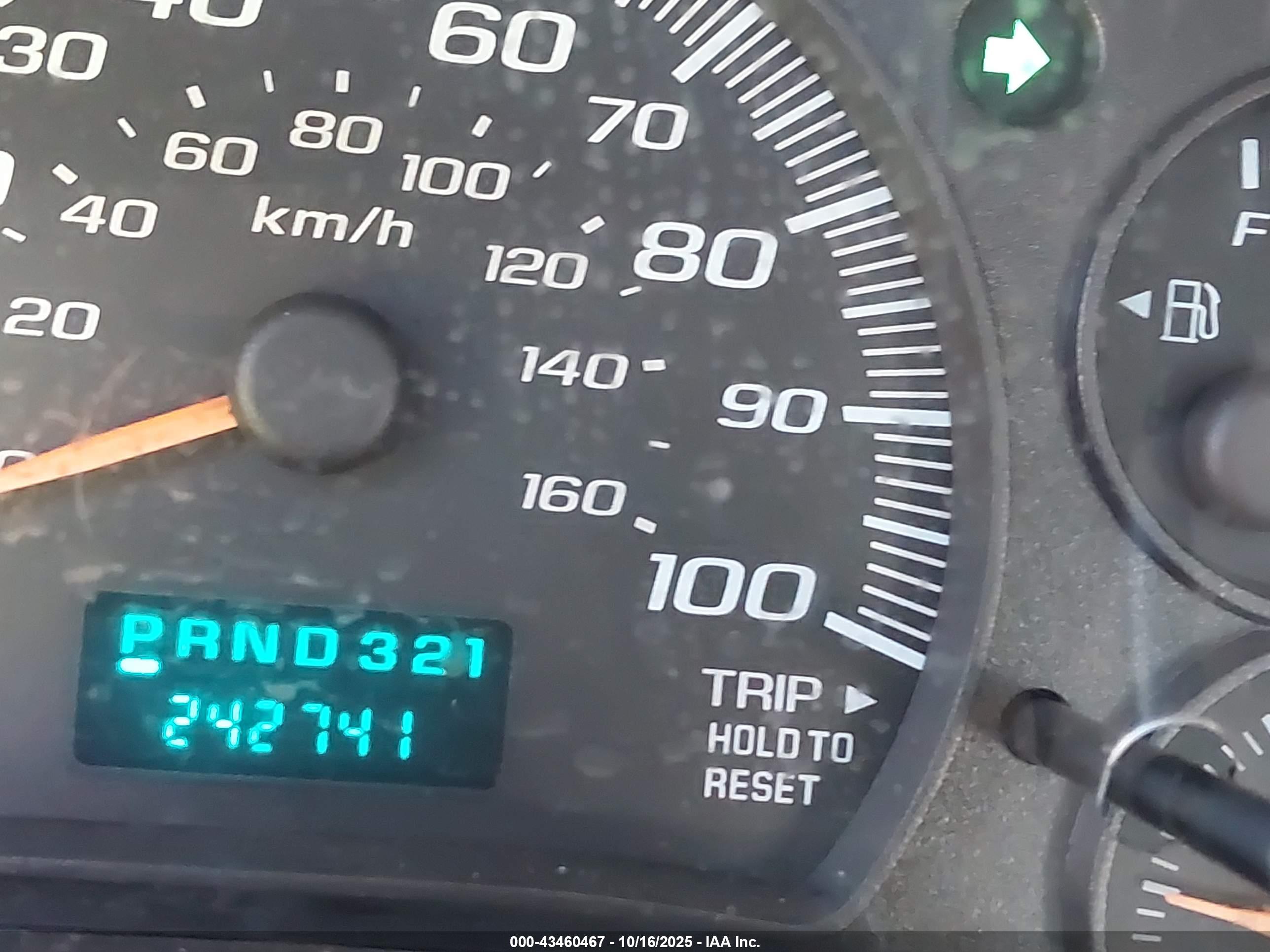 CHEVROLET EXPRESS image 7
