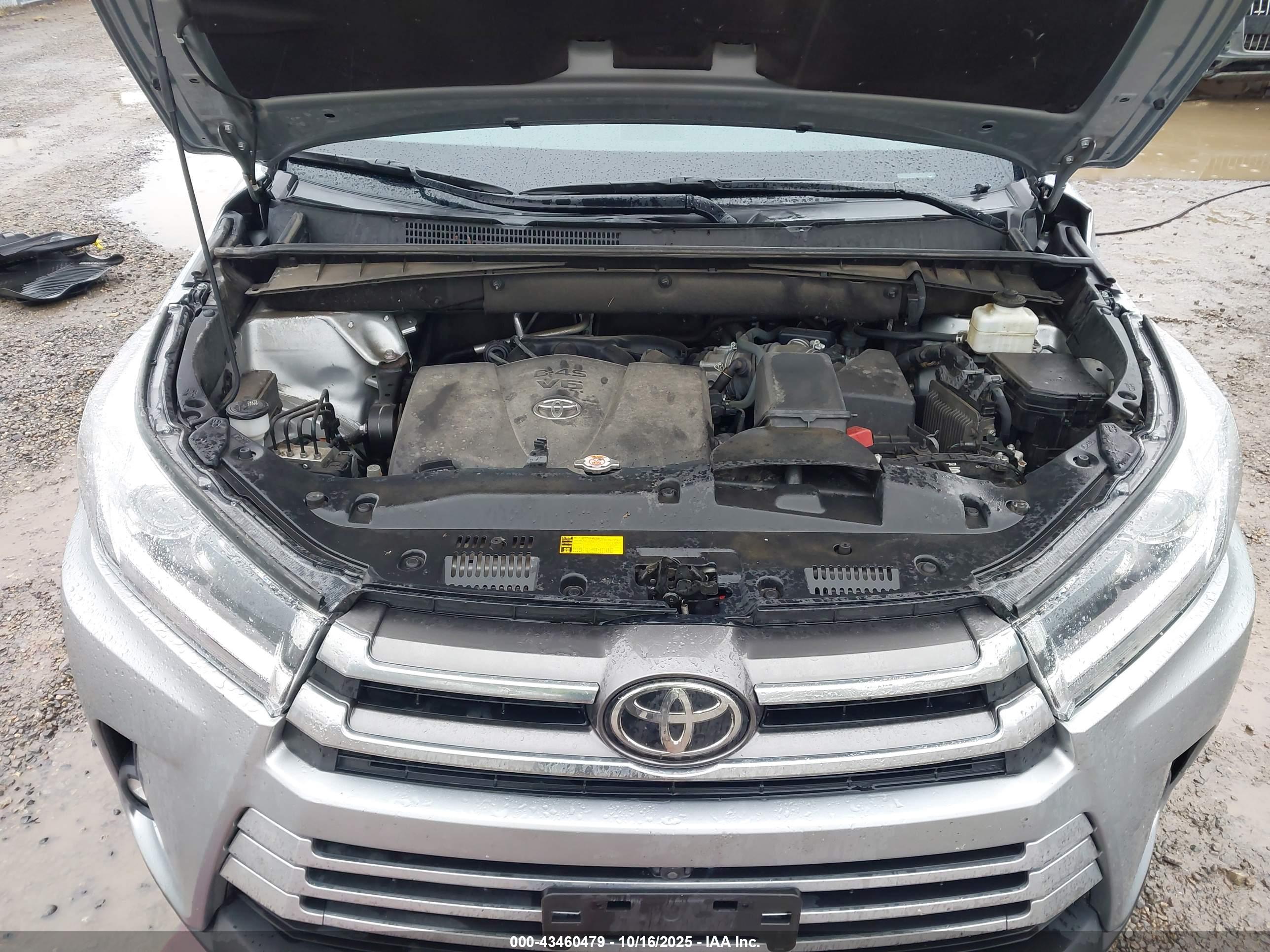 TOYOTA HIGHLANDER image 10