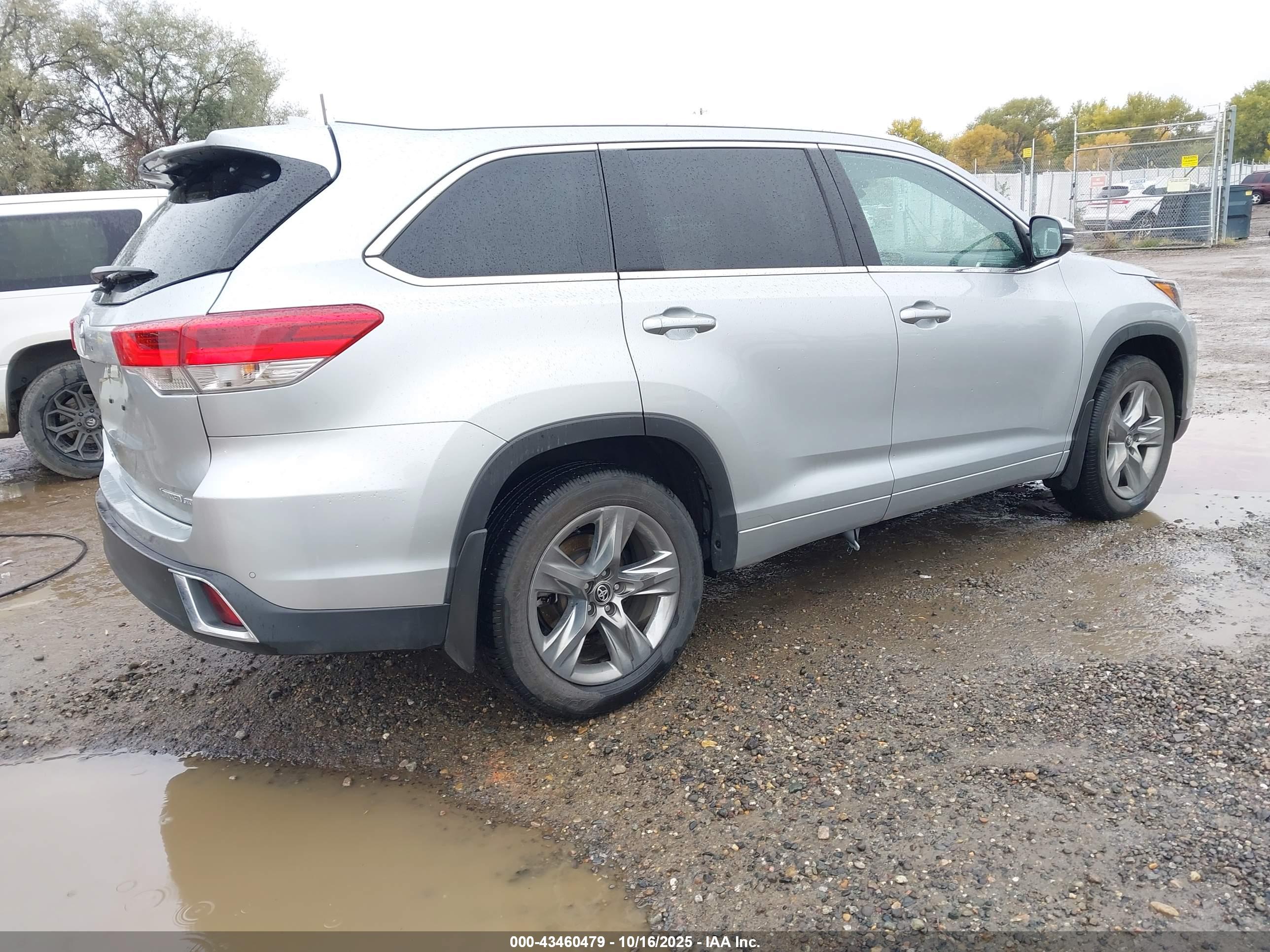 TOYOTA HIGHLANDER image 4