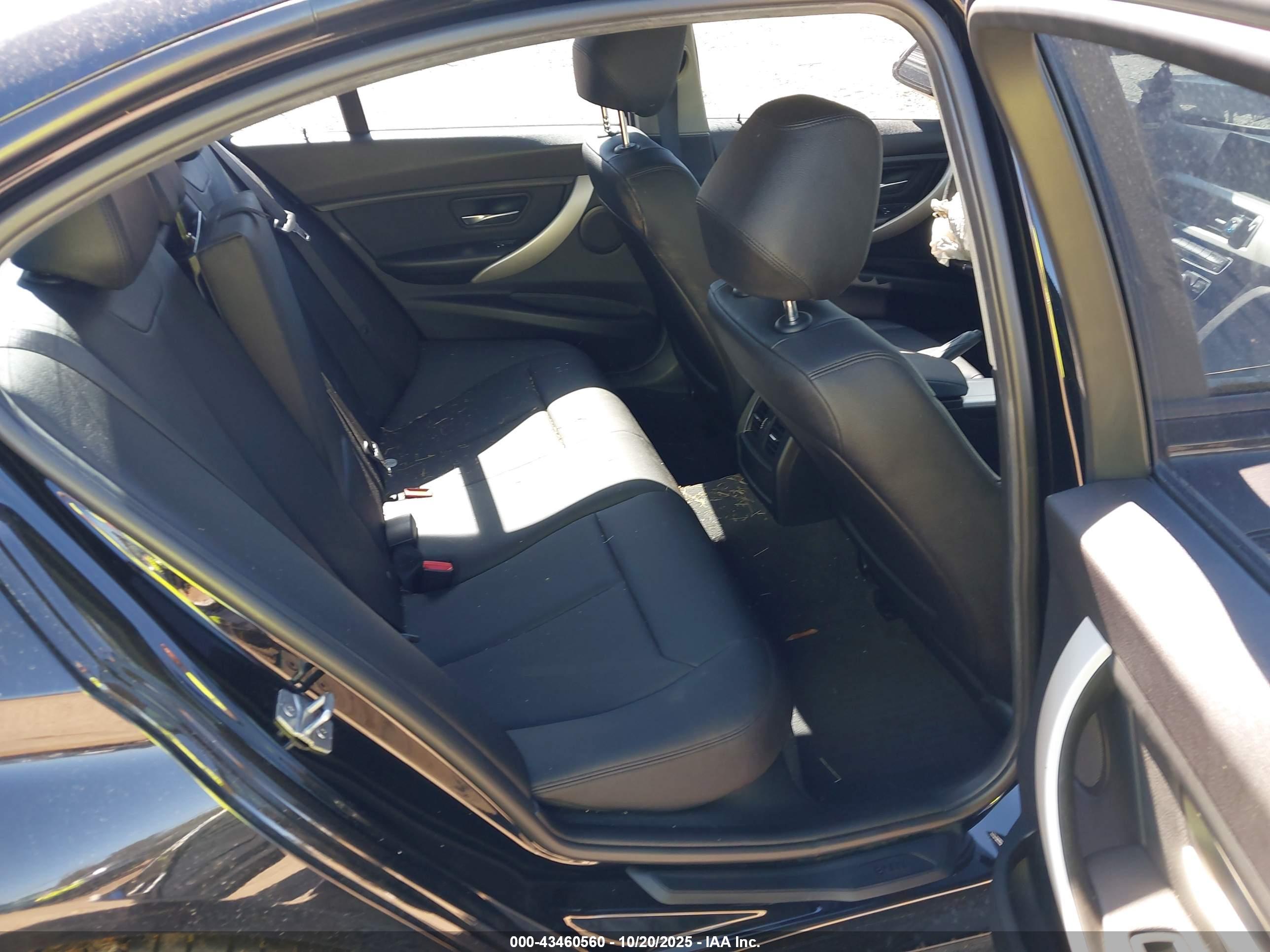 BMW 320I image 8