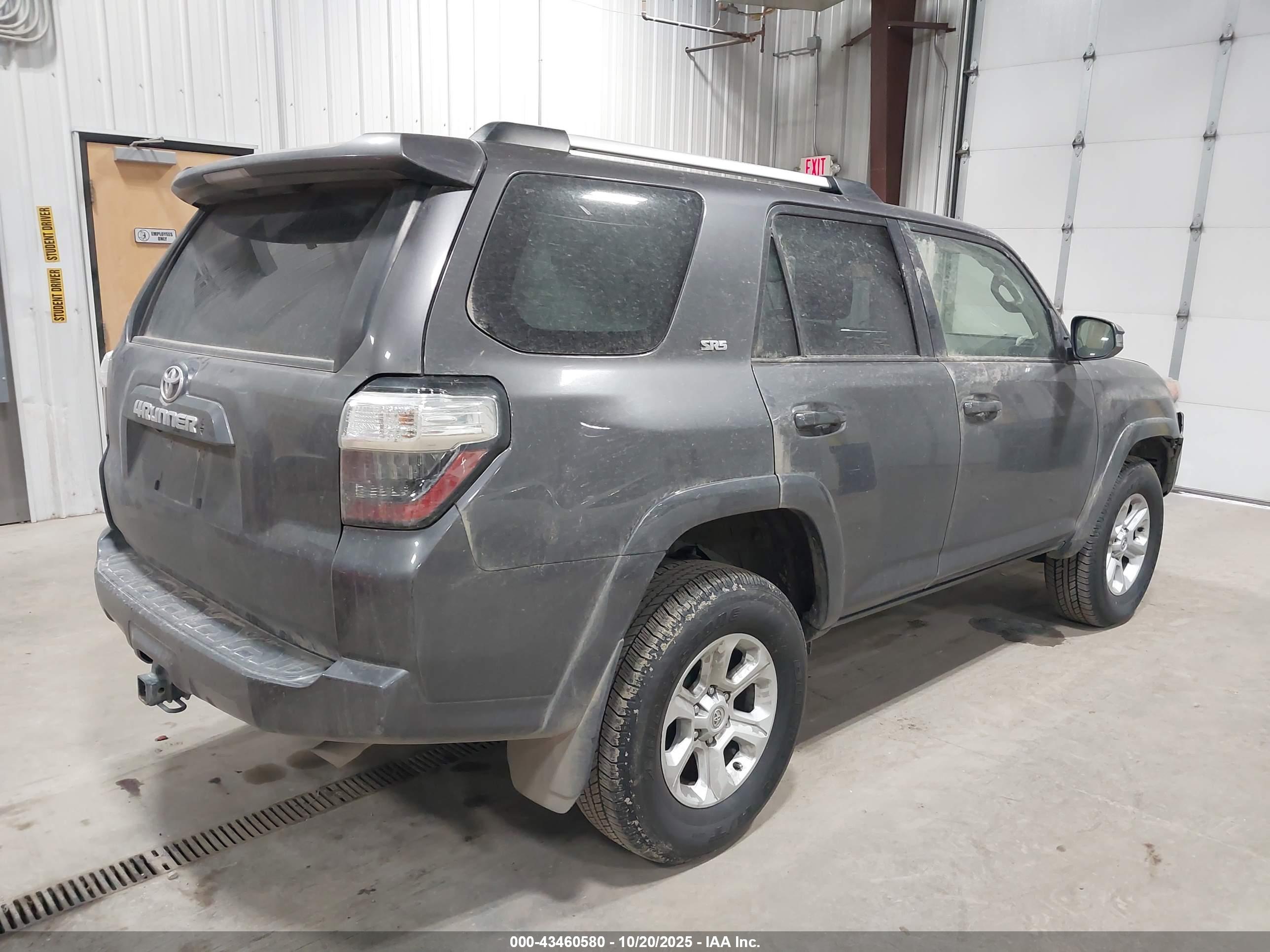 TOYOTA 4RUNNER image 4