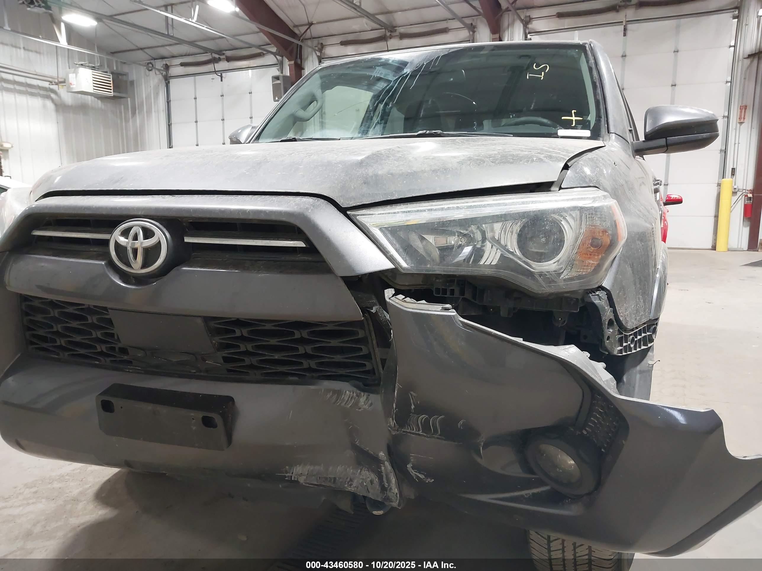 TOYOTA 4RUNNER image 6