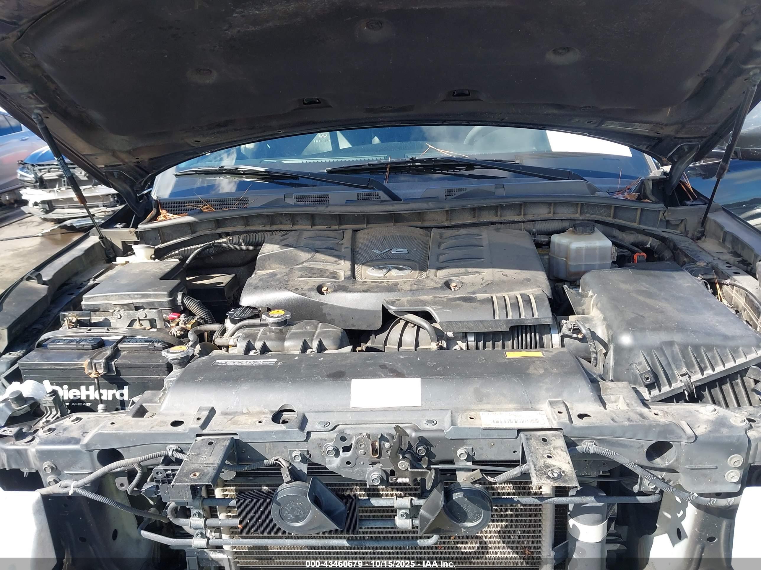 INFINITI QX56 image 10