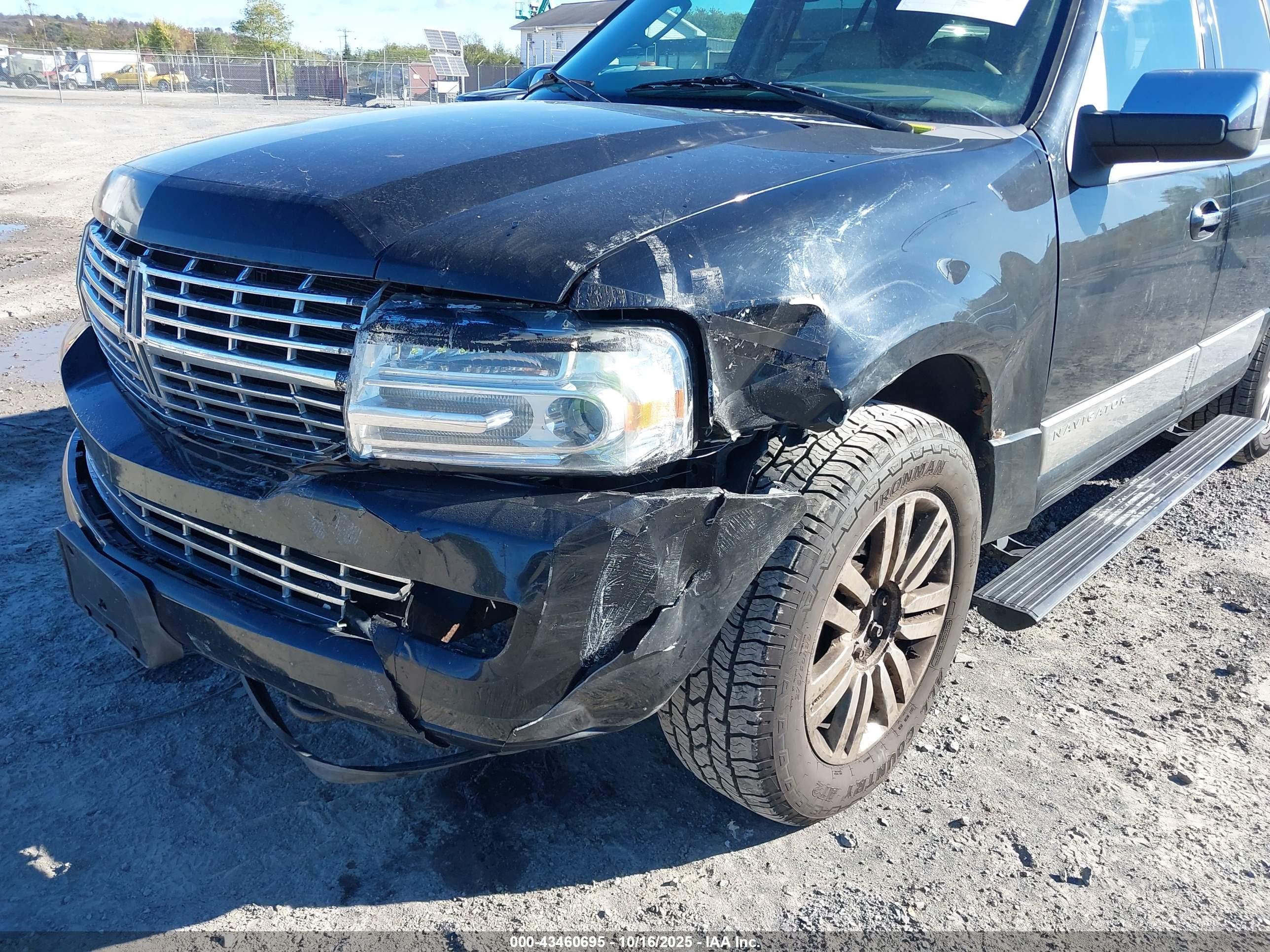 LINCOLN NAVIGATOR image 6