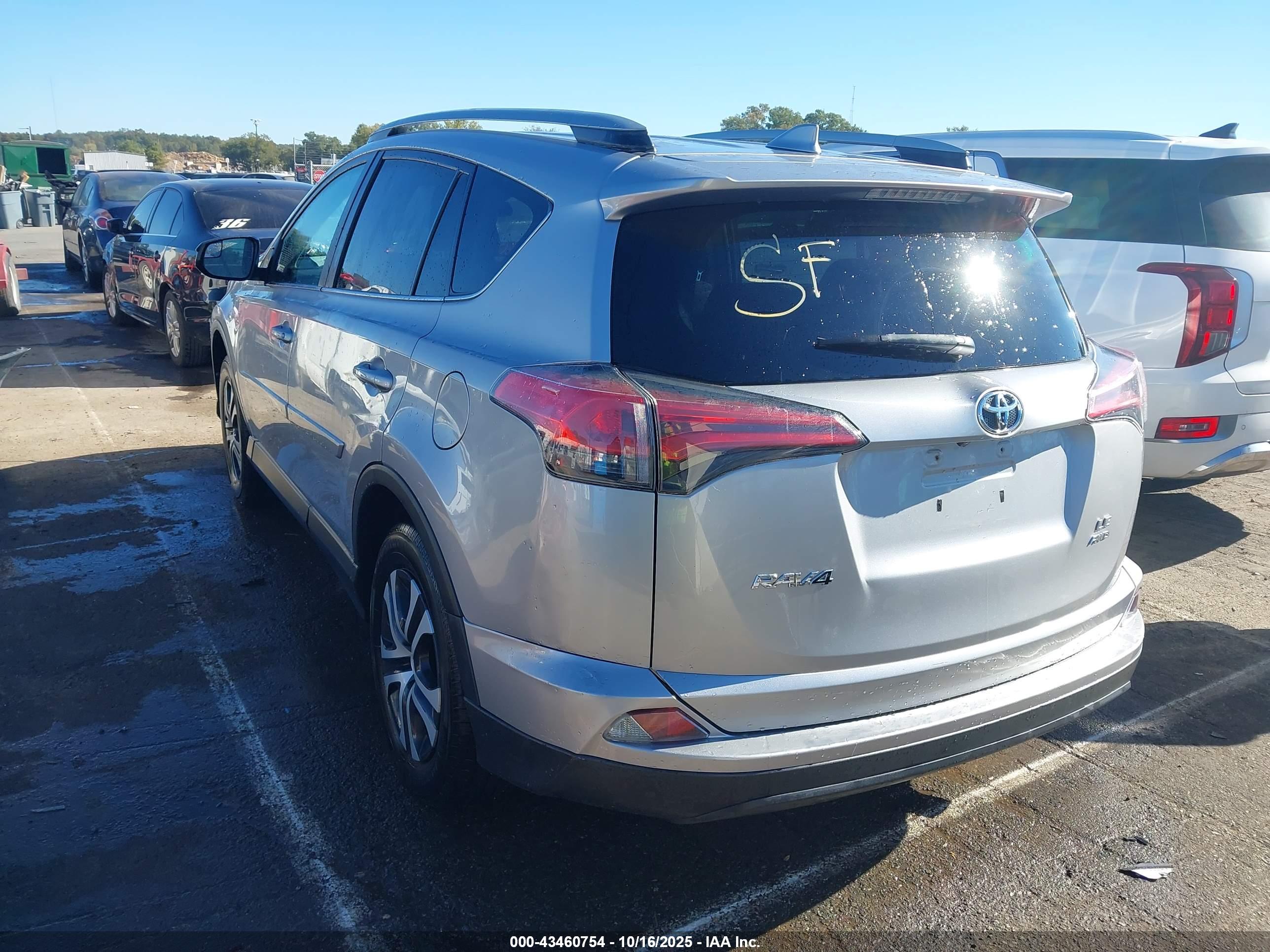 TOYOTA RAV4 image 3
