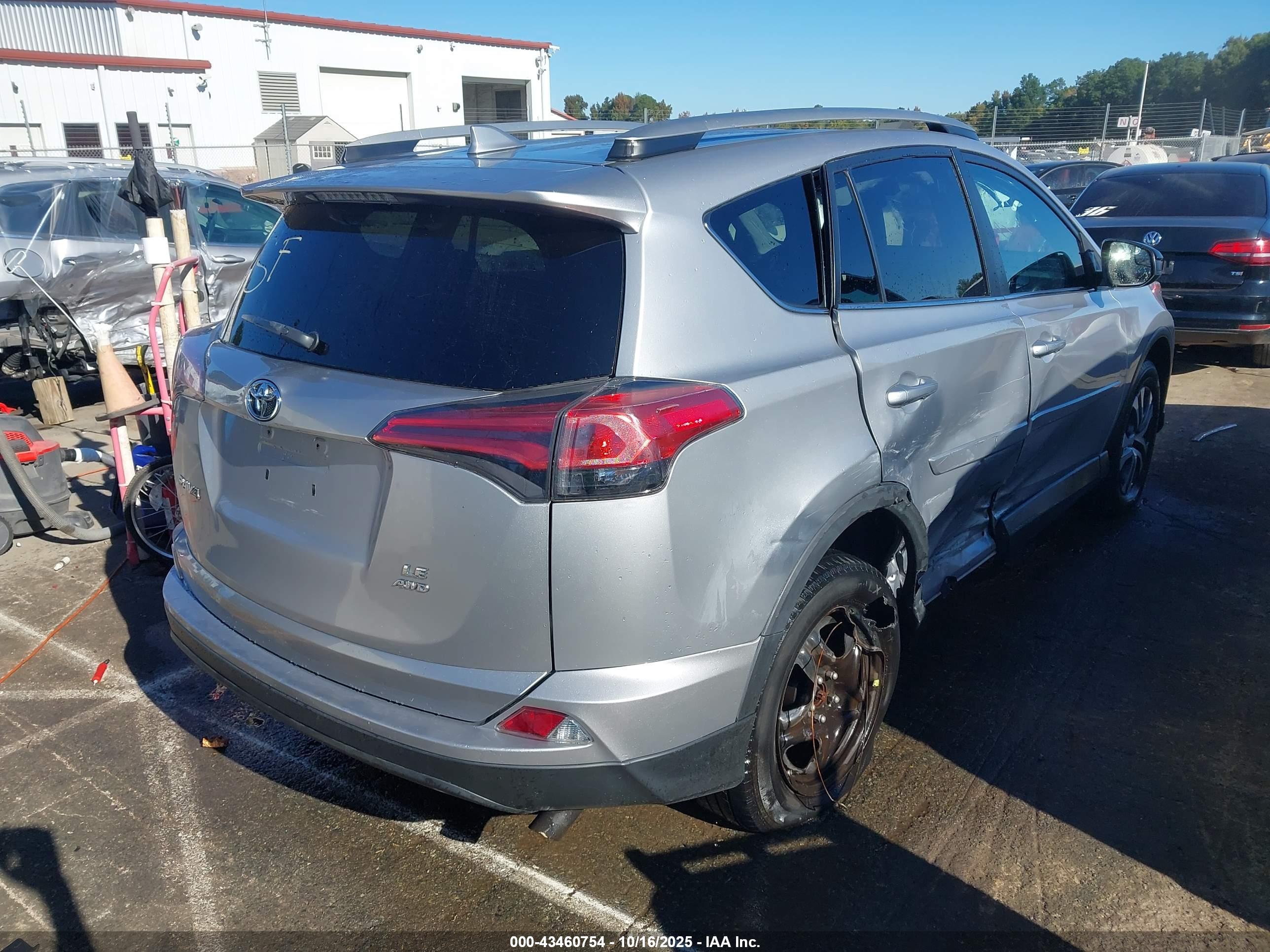 TOYOTA RAV4 image 4