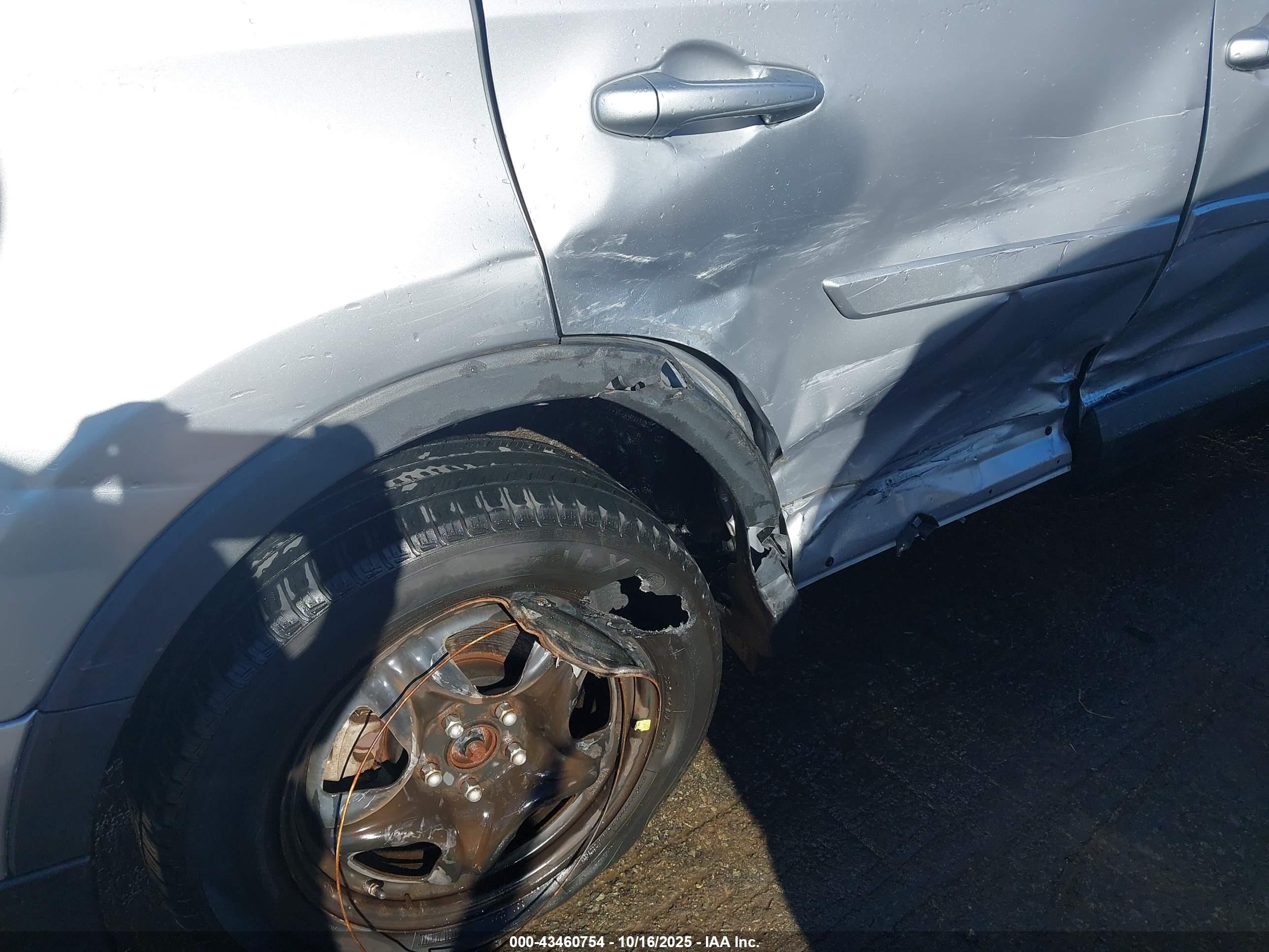 TOYOTA RAV4 image 6