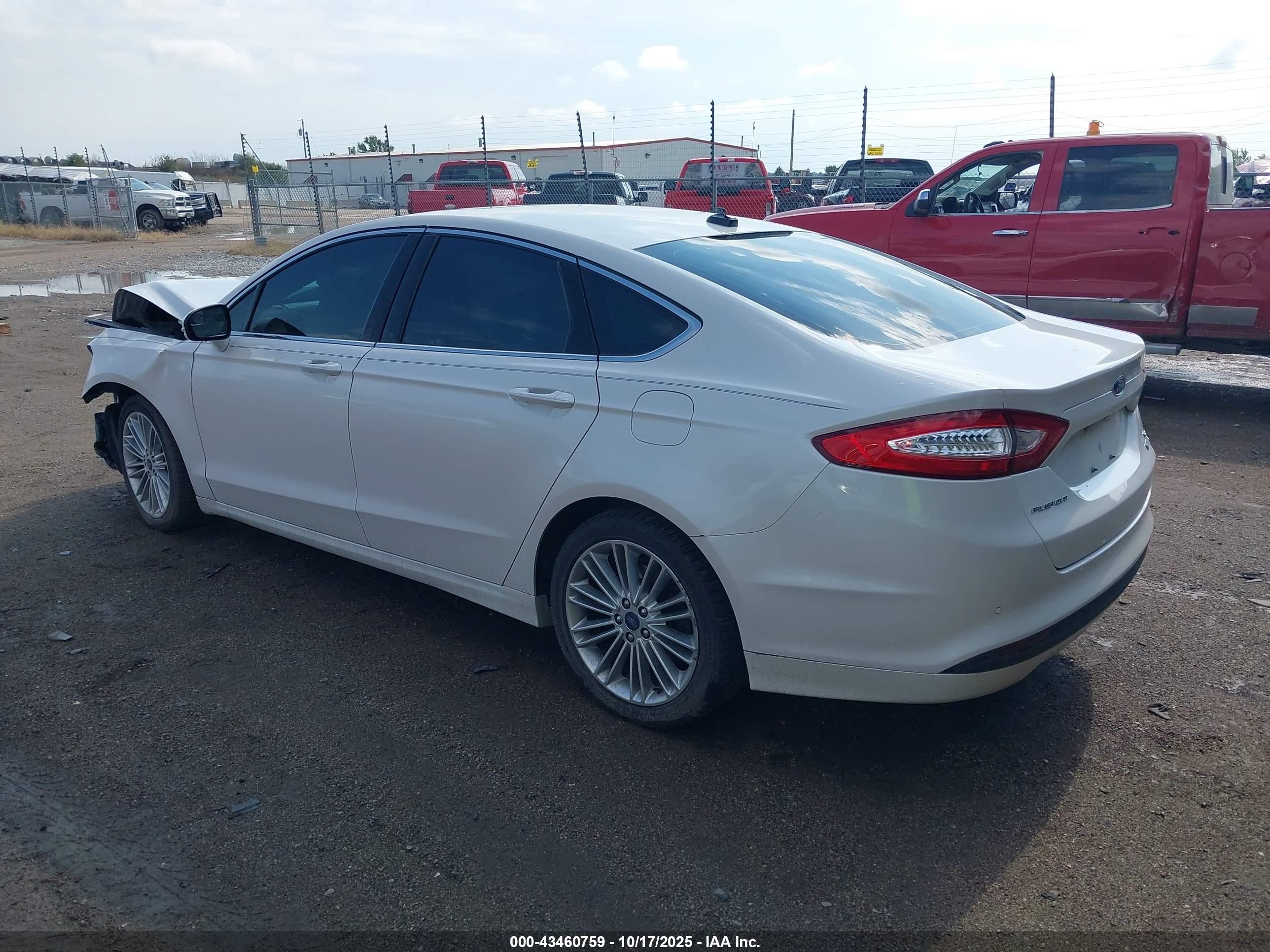 FORD FUSION image 3