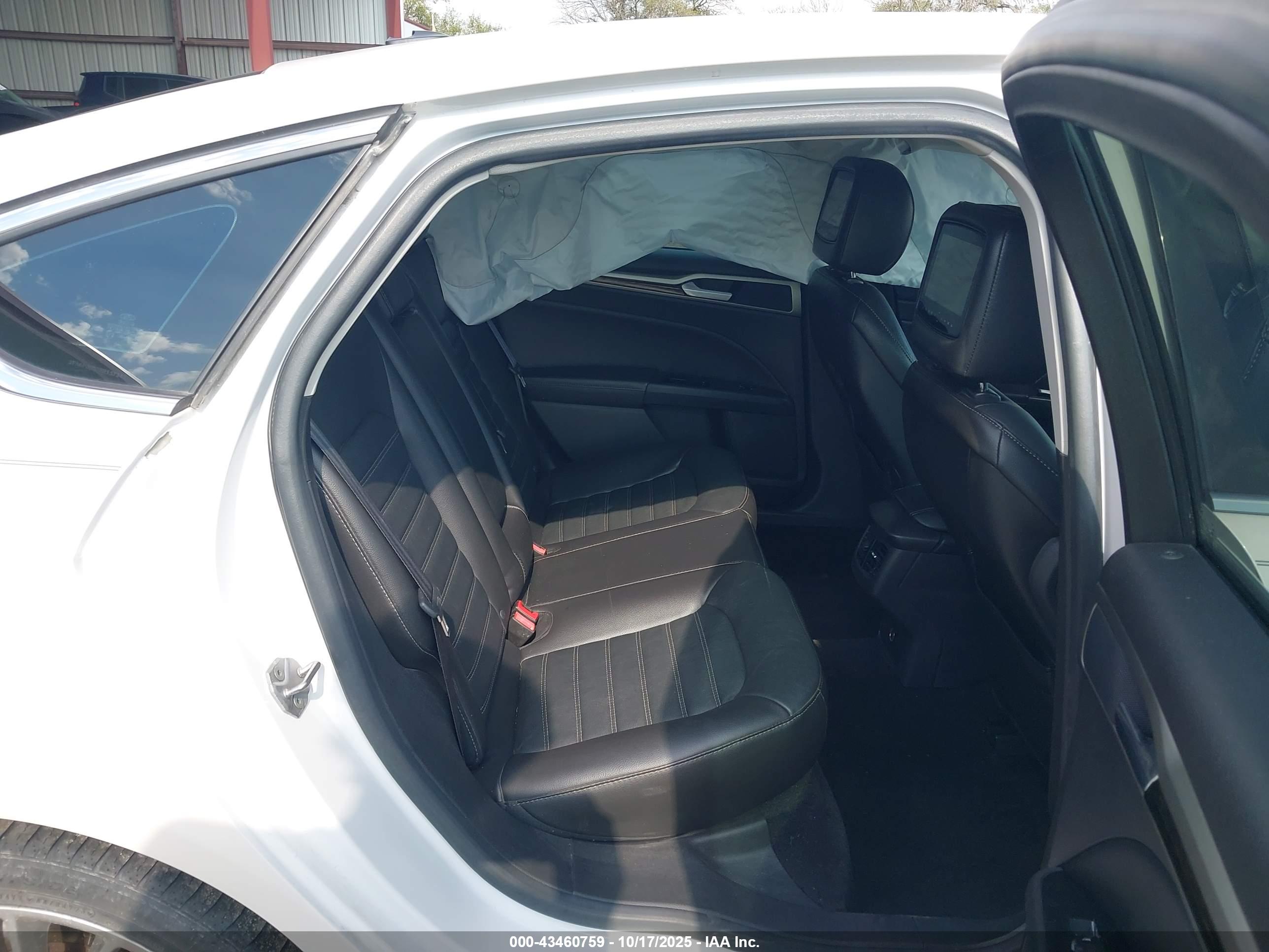 FORD FUSION image 8