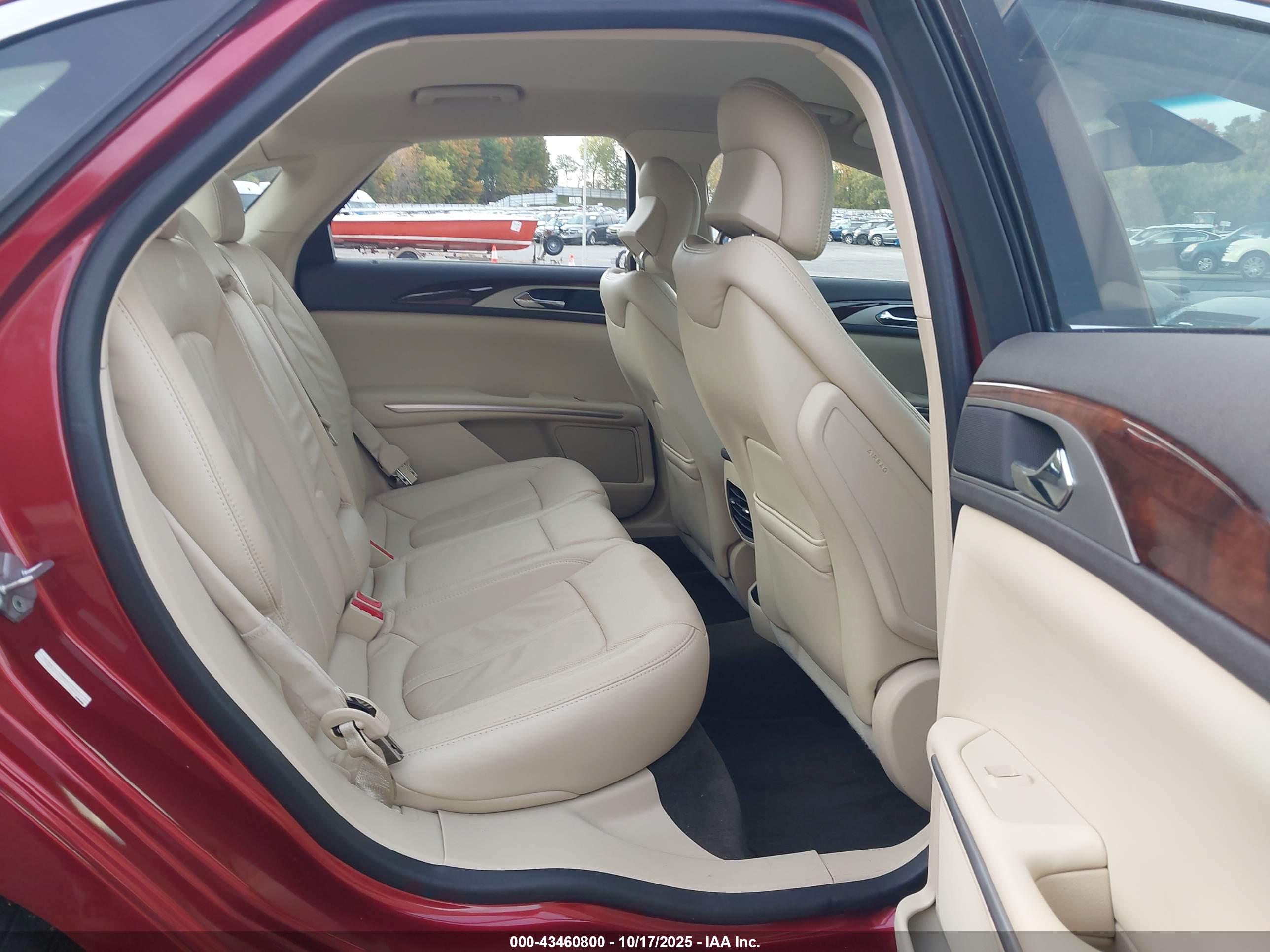 LINCOLN MKZ image 8