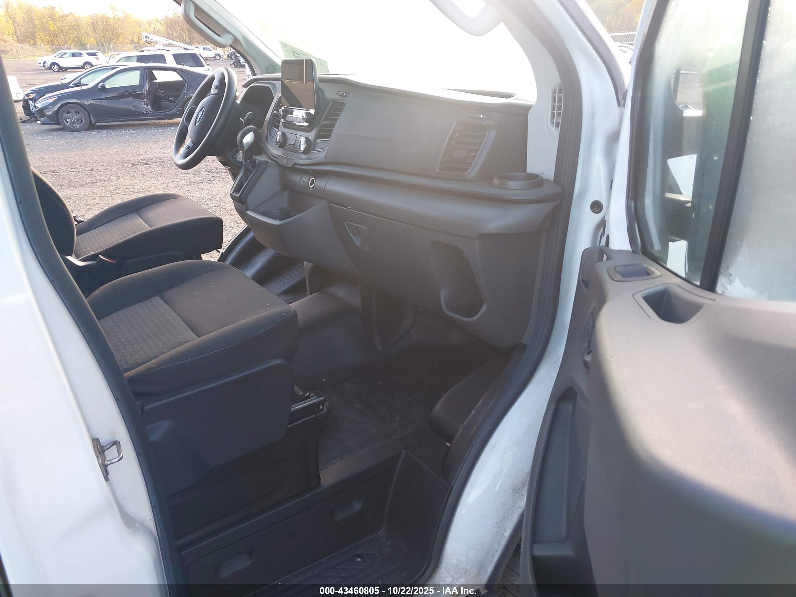 FORD TRANSIT image 5