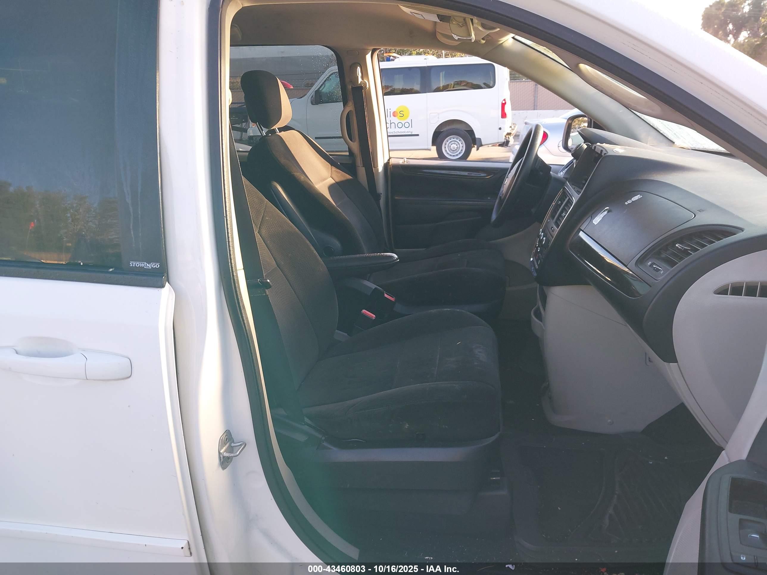 DODGE GRAND image 5