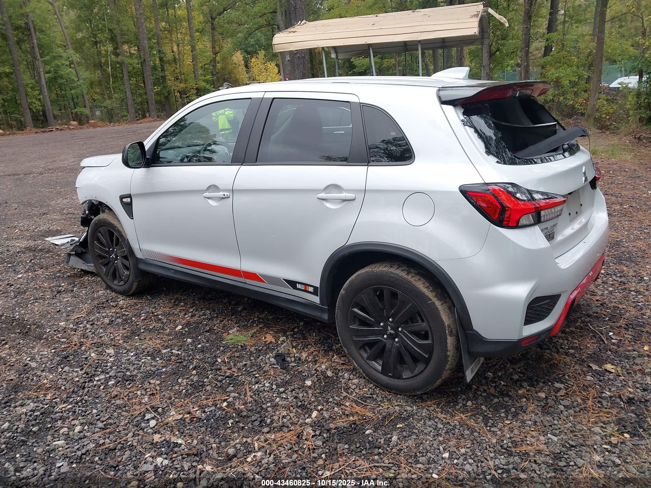 MITSUBISHI OUTLANDER image 3