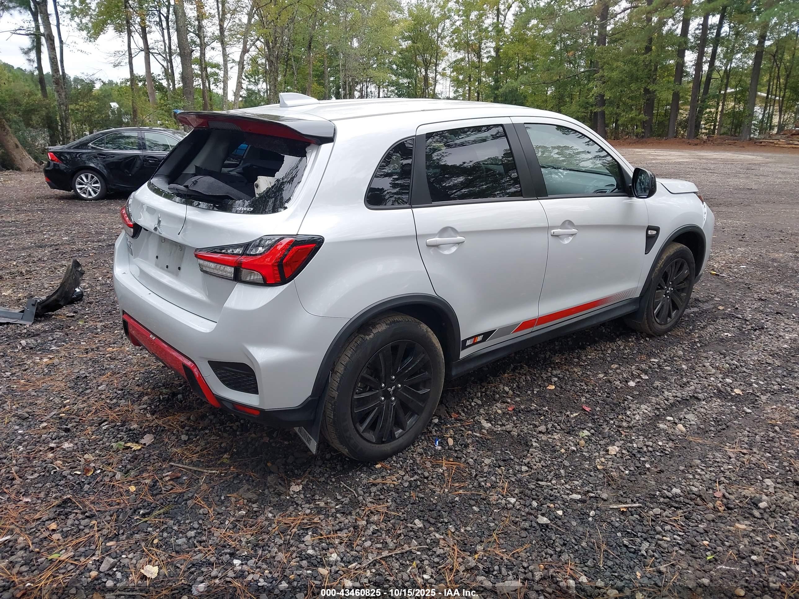 MITSUBISHI OUTLANDER image 4