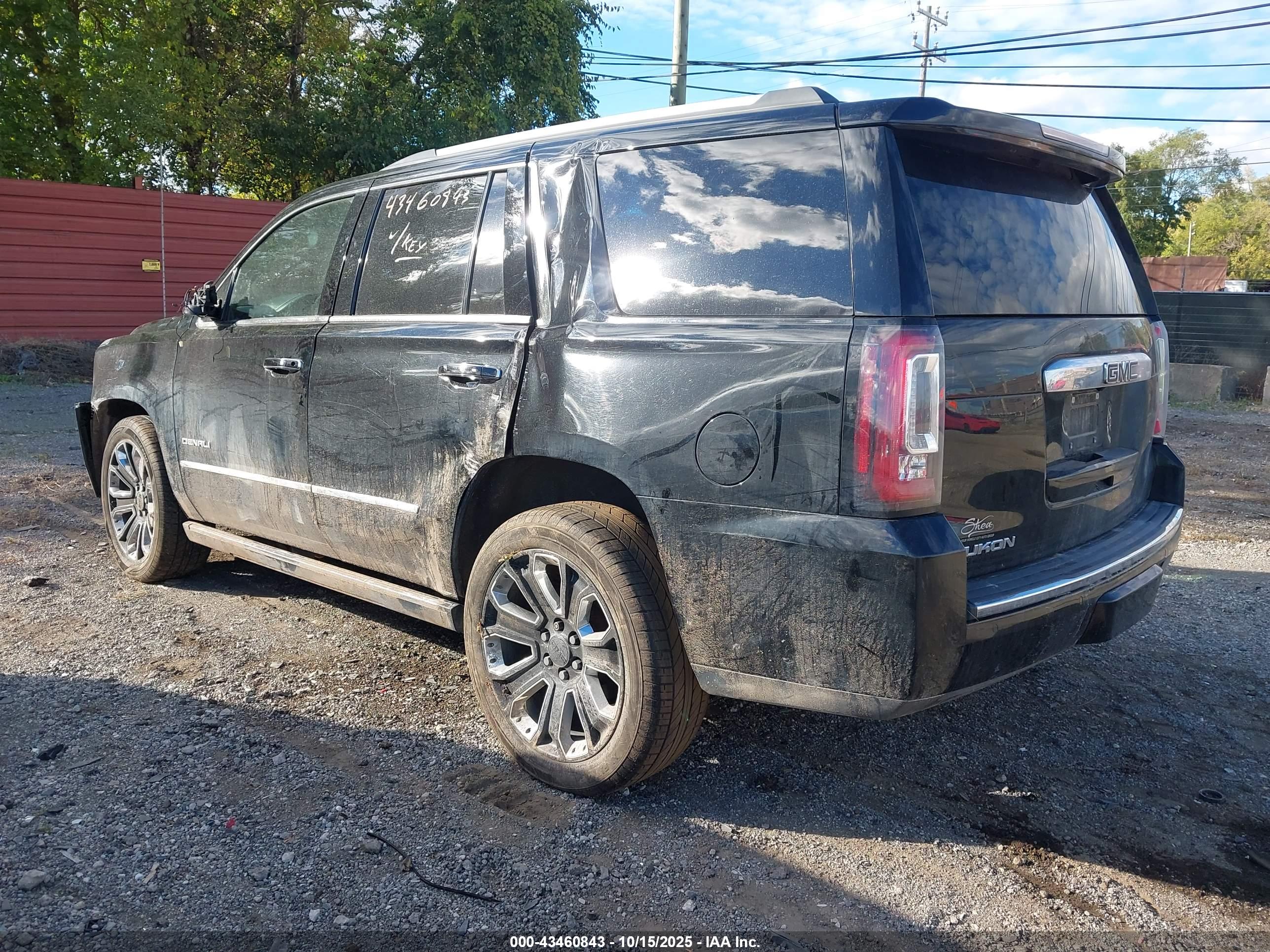 GMC YUKON image 3