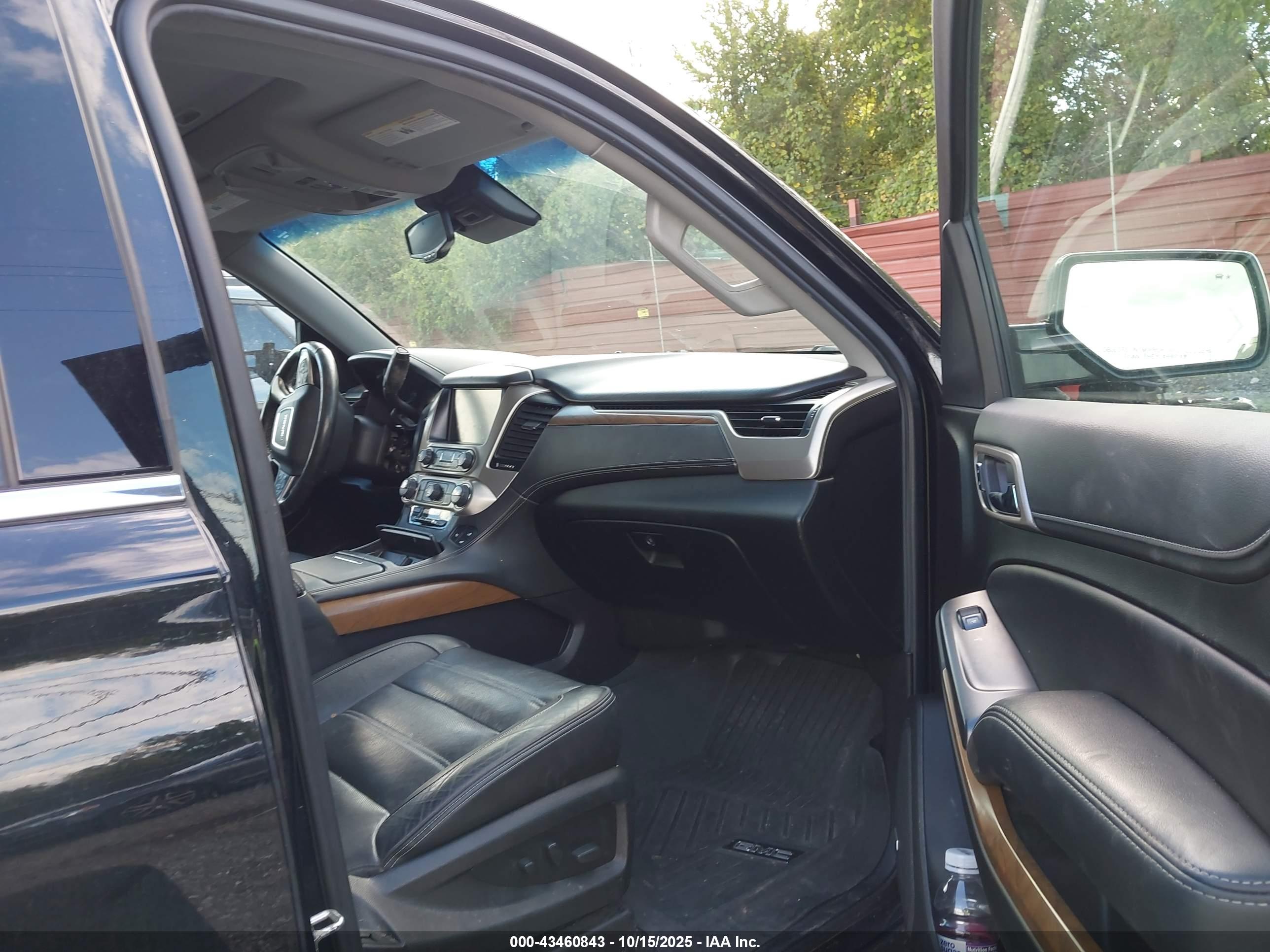 GMC YUKON image 5