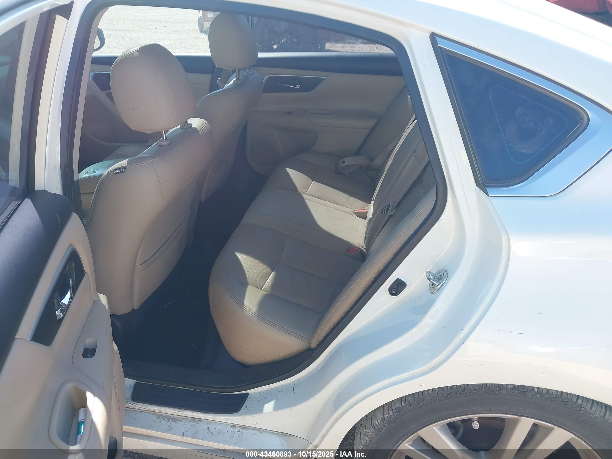 NISSAN ALTIMA image 8