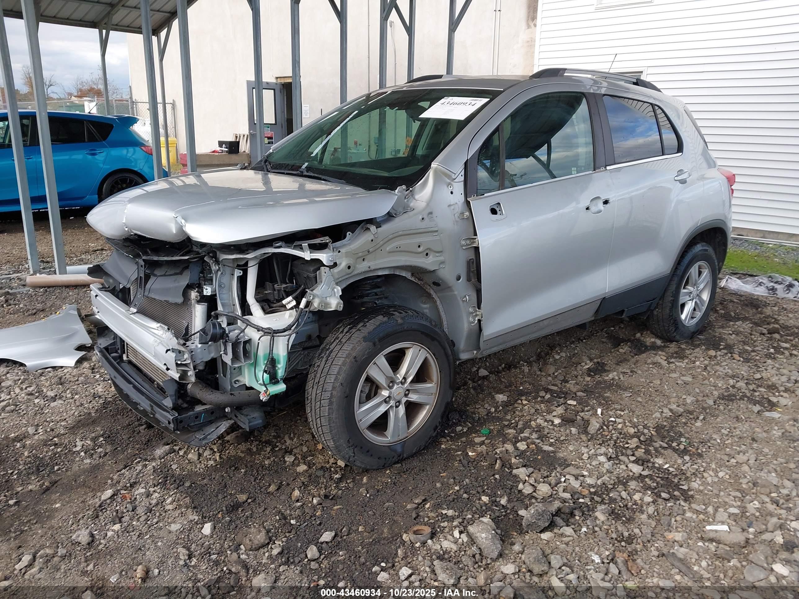 CHEVROLET TRAX image 2