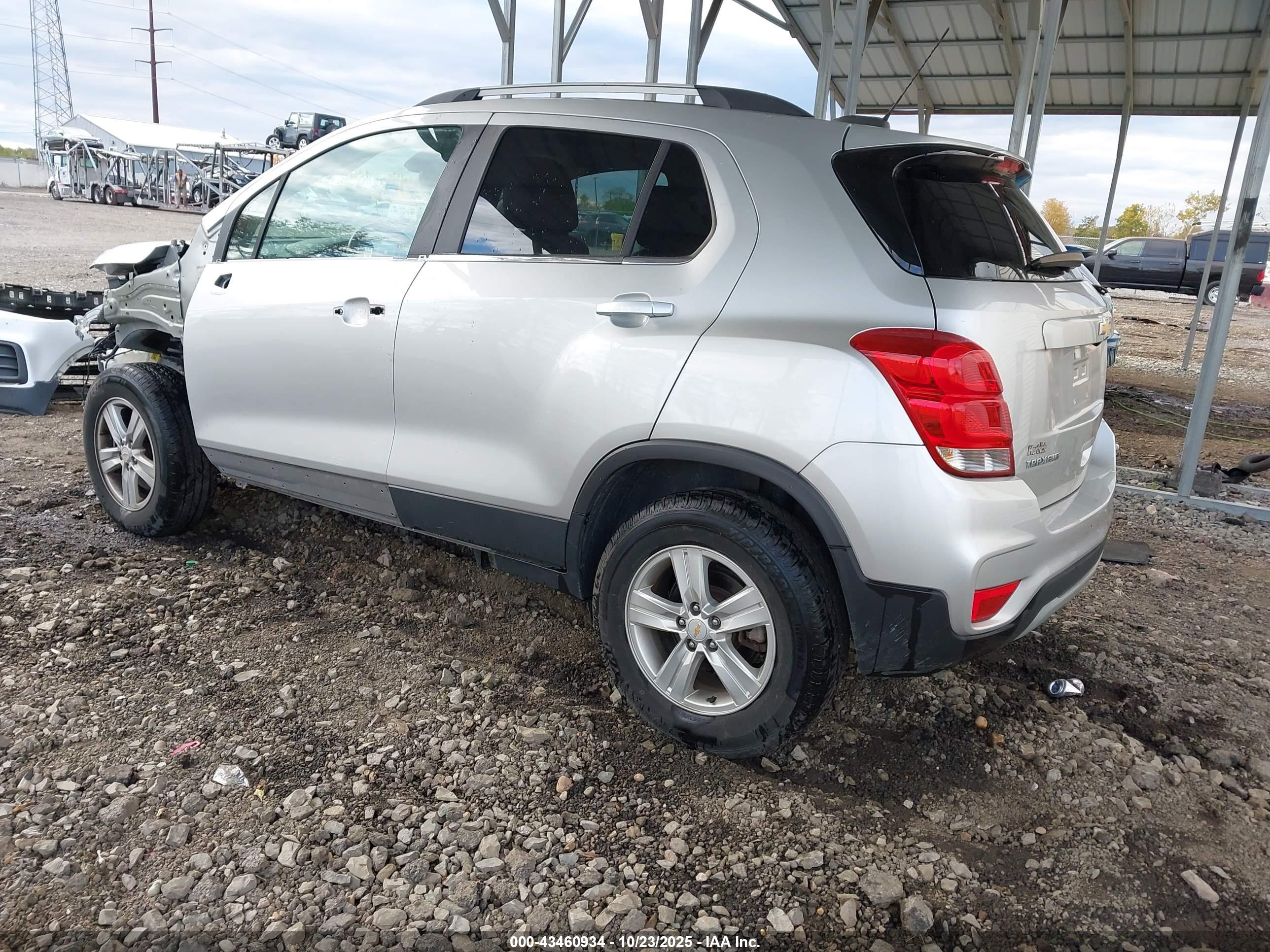 CHEVROLET TRAX image 3