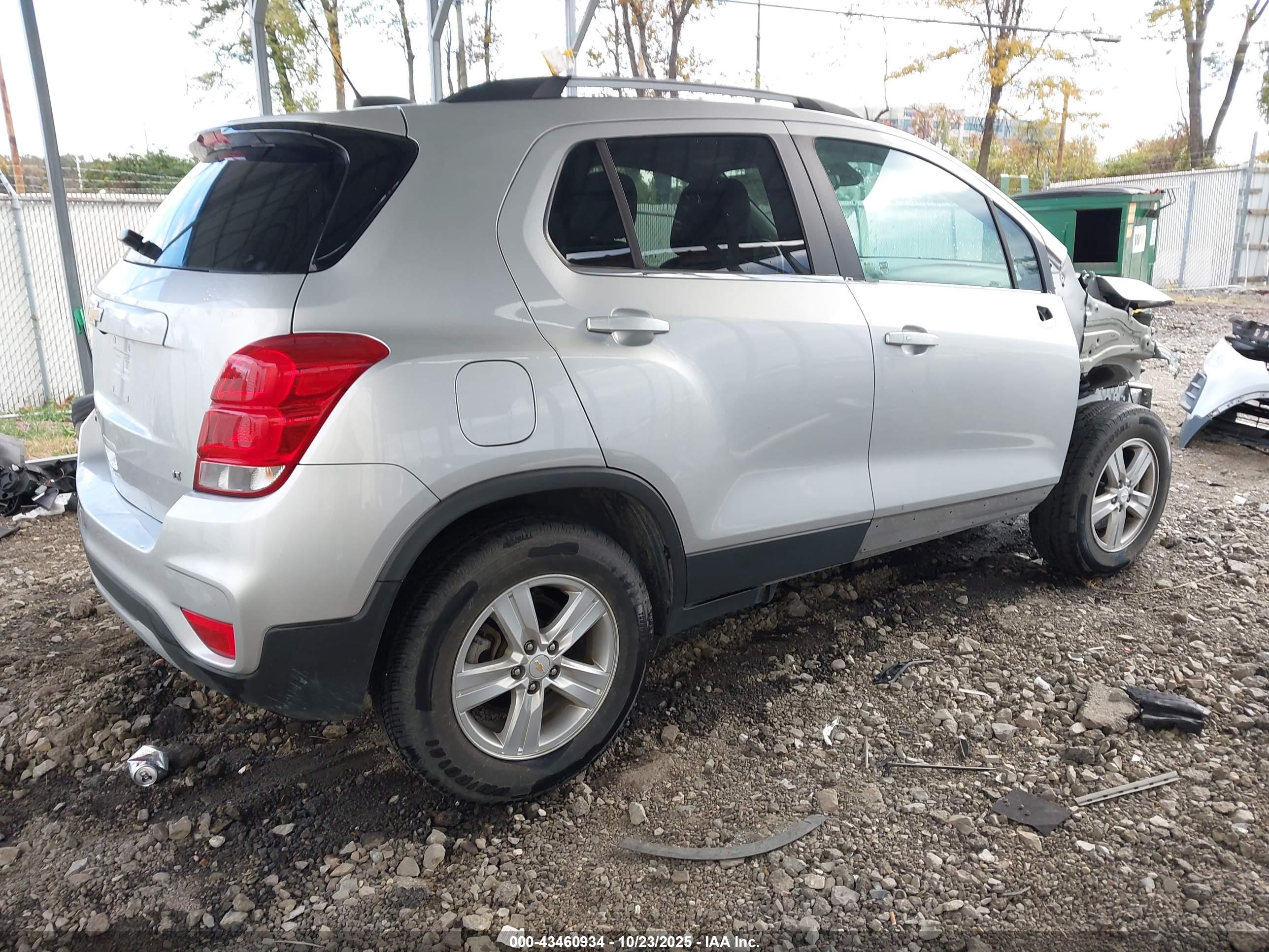 CHEVROLET TRAX image 4