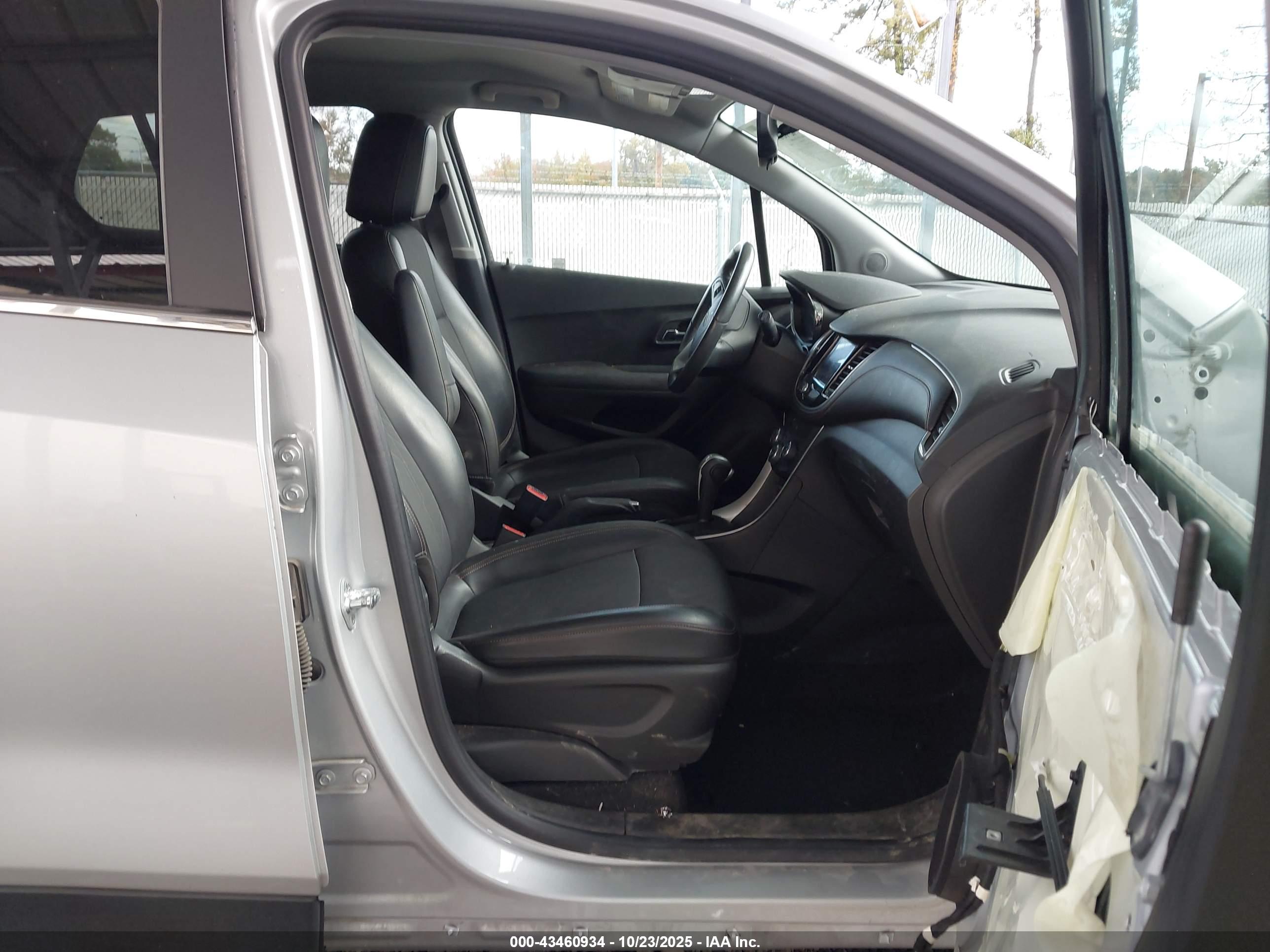 CHEVROLET TRAX image 5