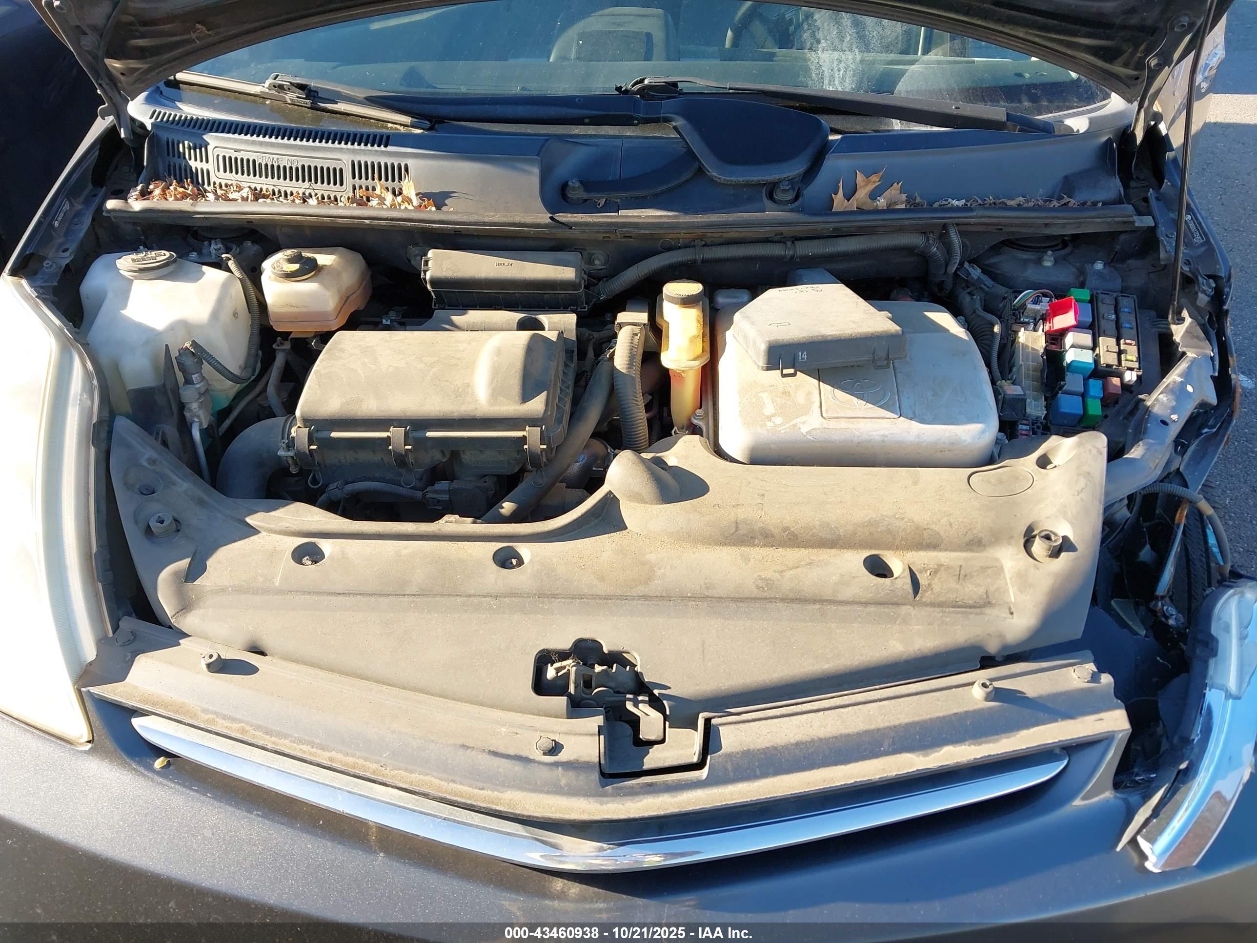 TOYOTA PRIUS image 10