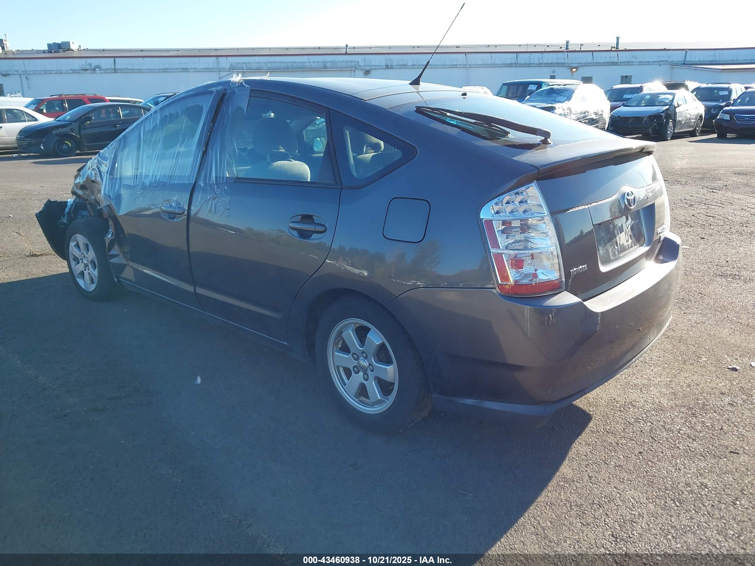 TOYOTA PRIUS image 3