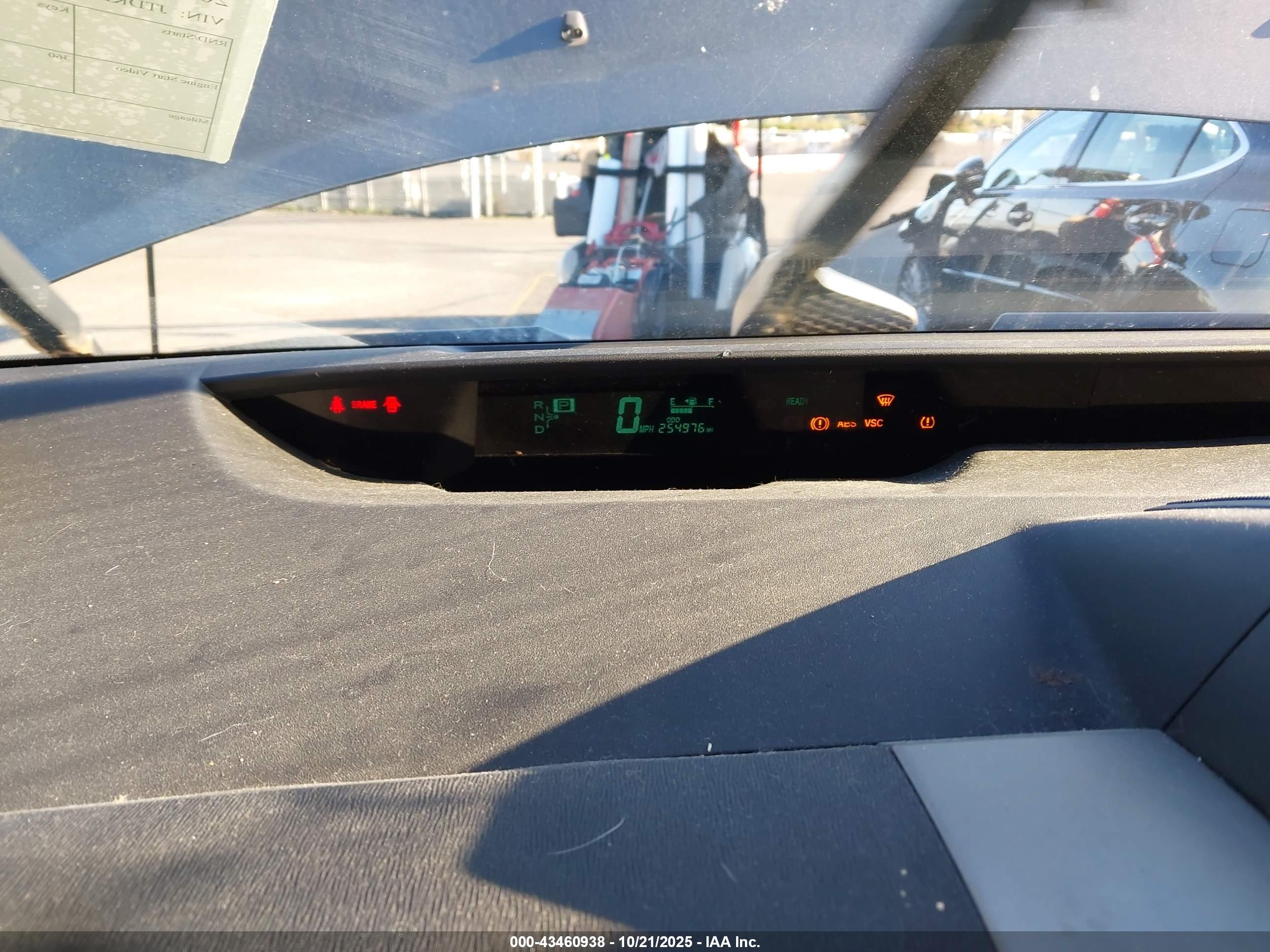 TOYOTA PRIUS image 7
