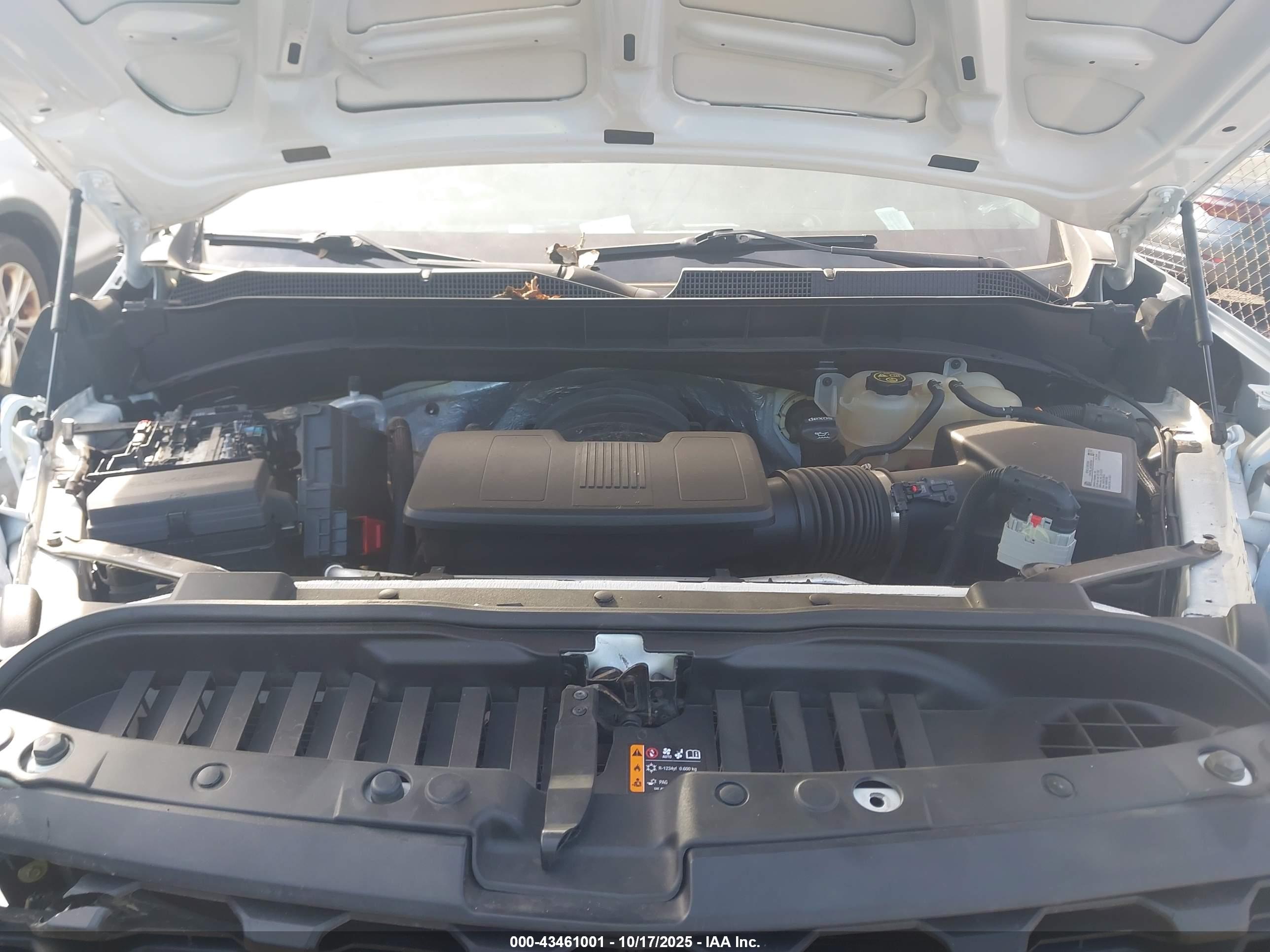 CHEVROLET SILVERADO image 10