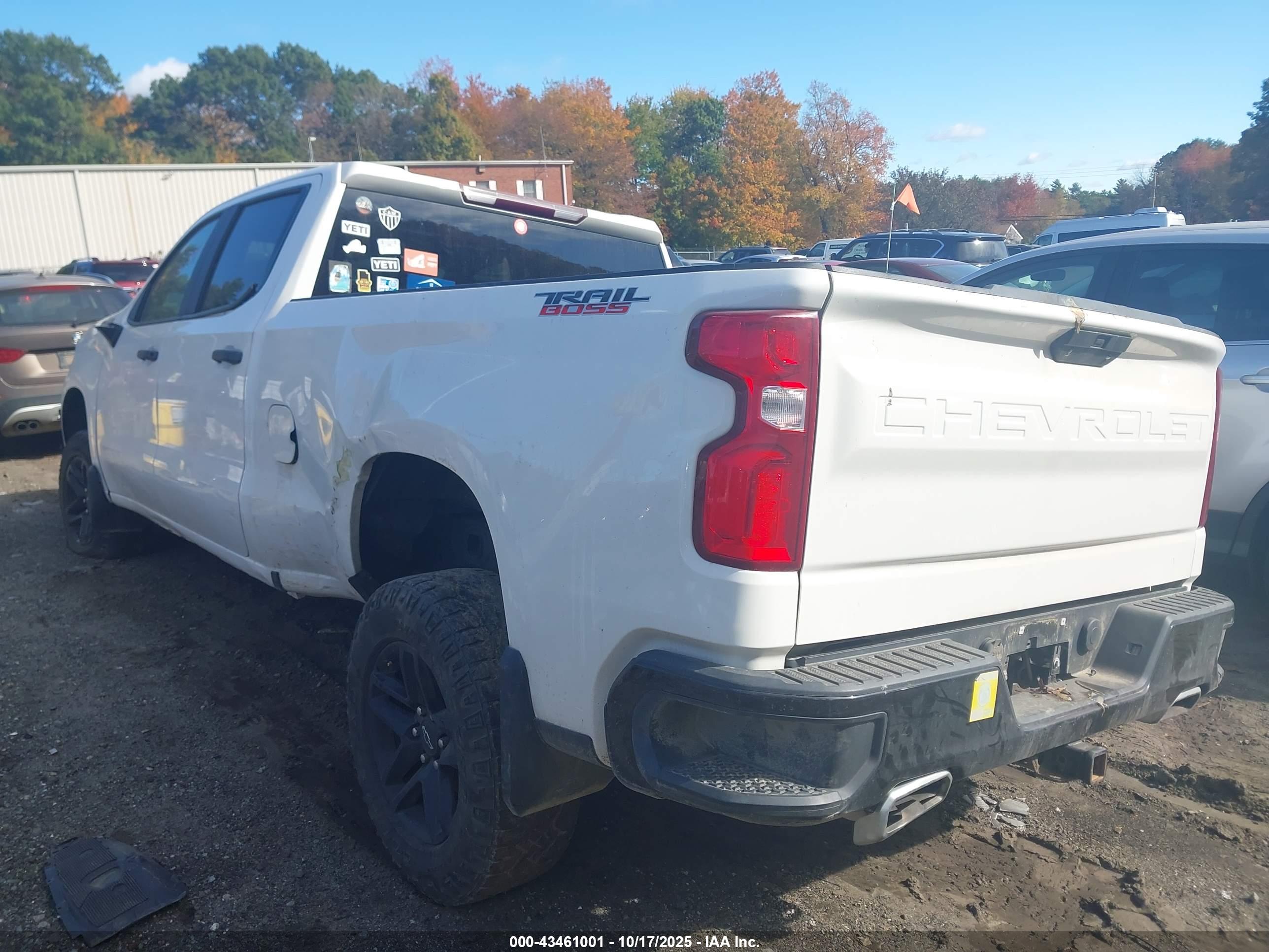 CHEVROLET SILVERADO image 3