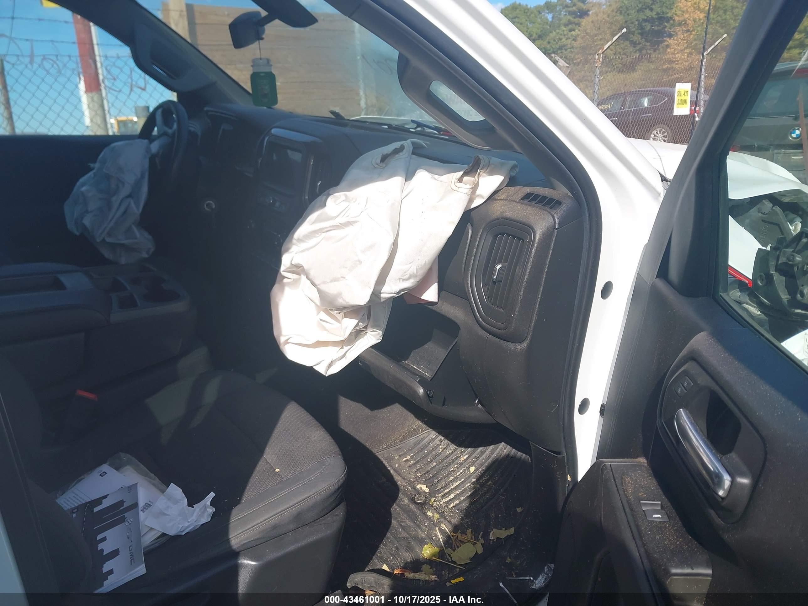 CHEVROLET SILVERADO image 5
