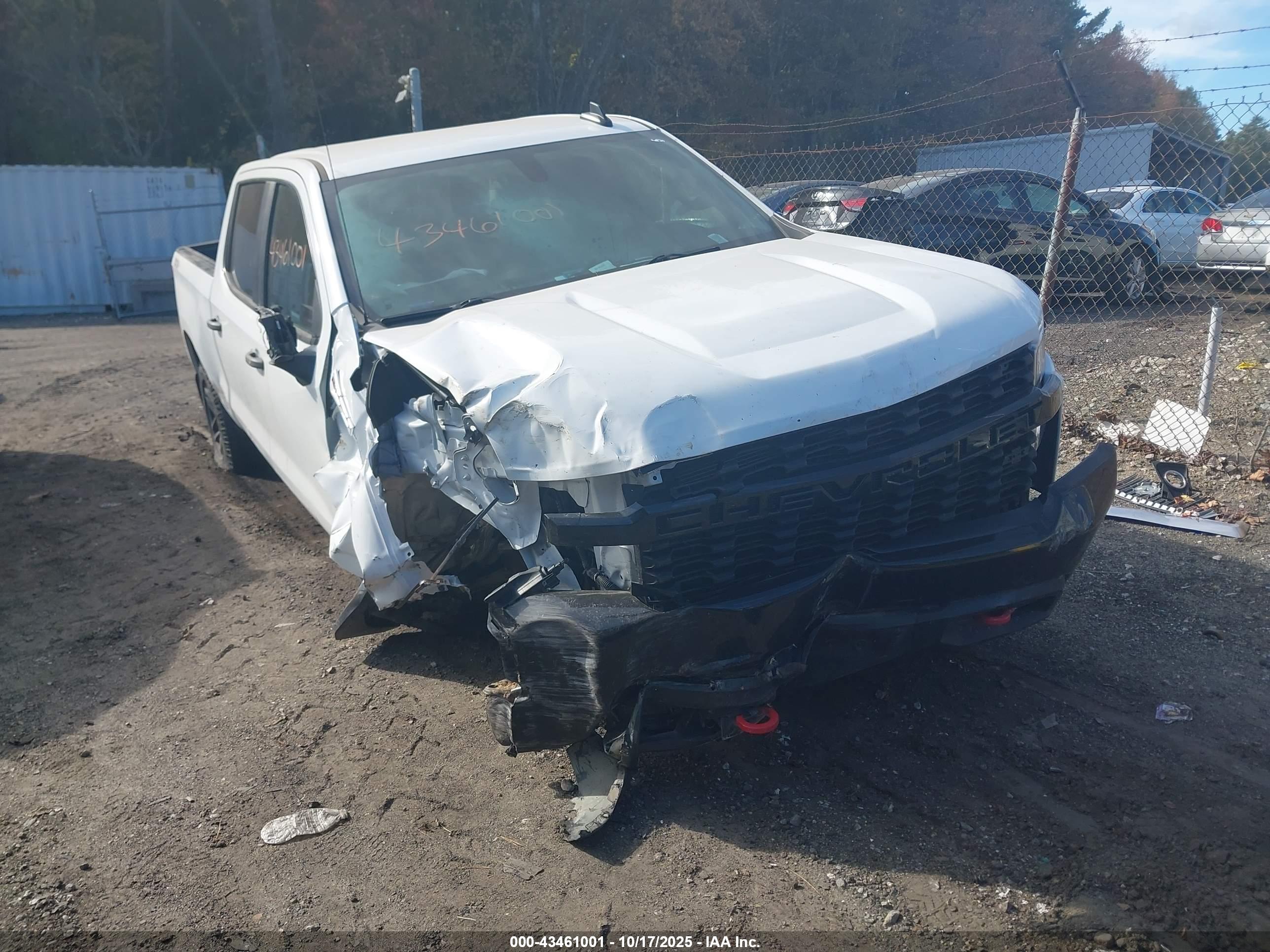 CHEVROLET SILVERADO image 6