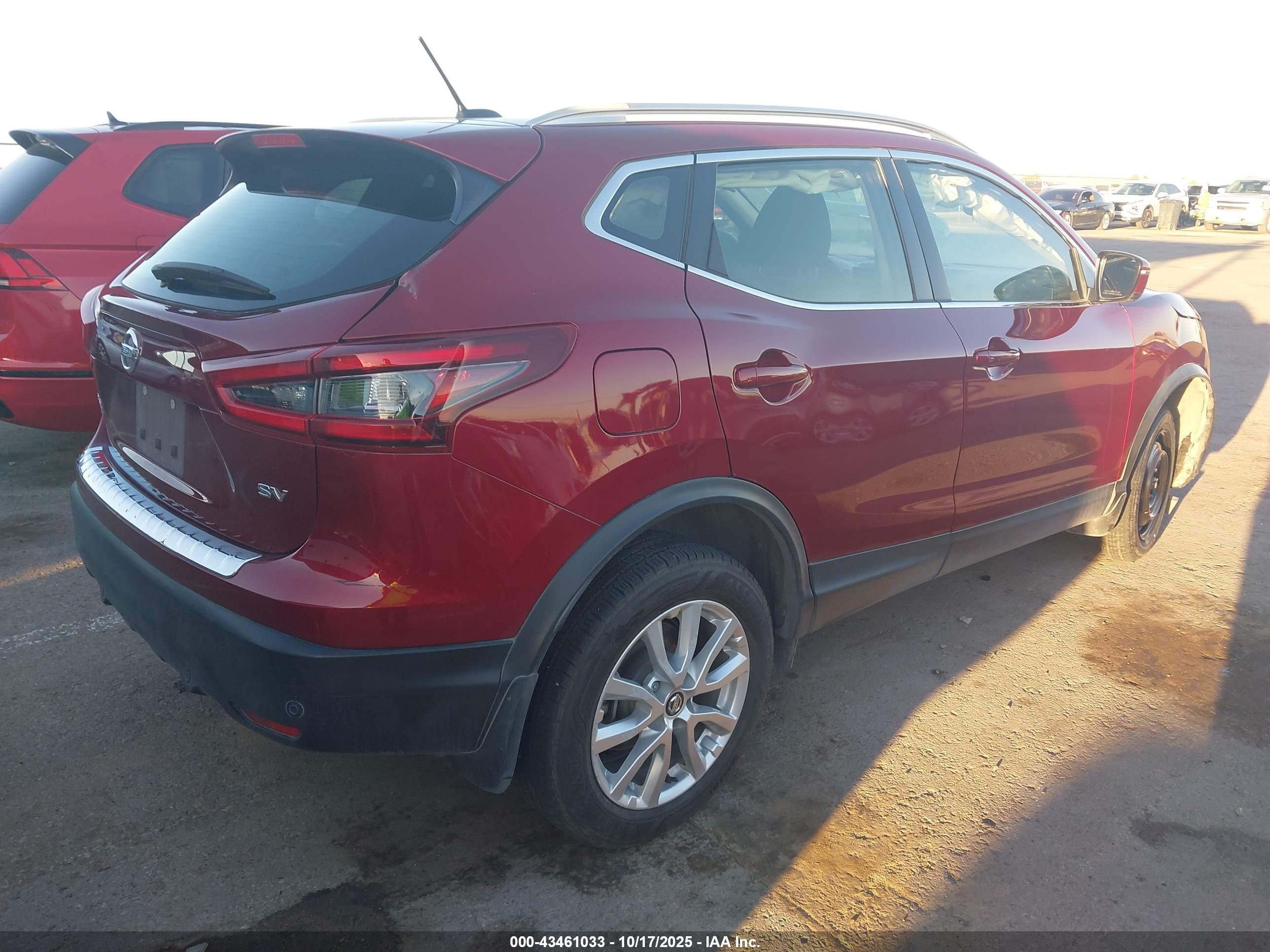 NISSAN ROGUE image 4