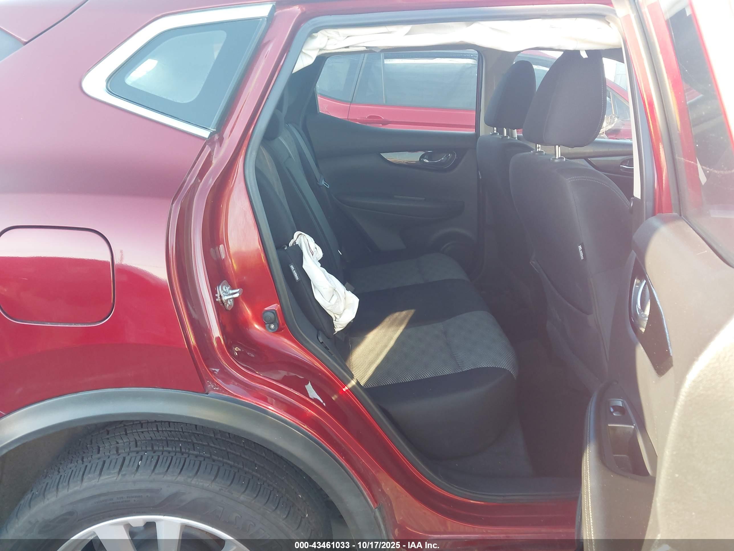 NISSAN ROGUE image 8