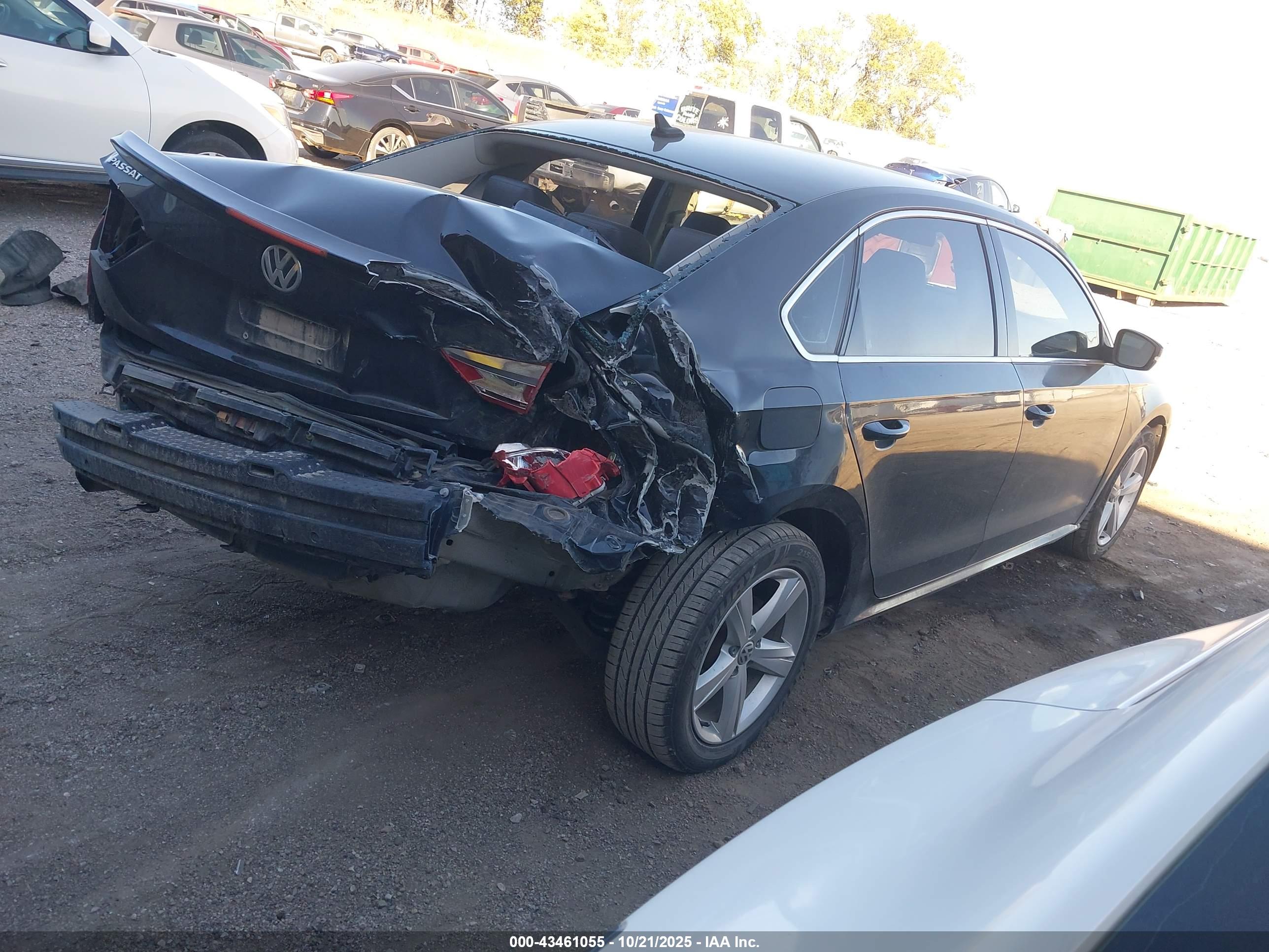 VOLKSWAGEN PASSAT image 4