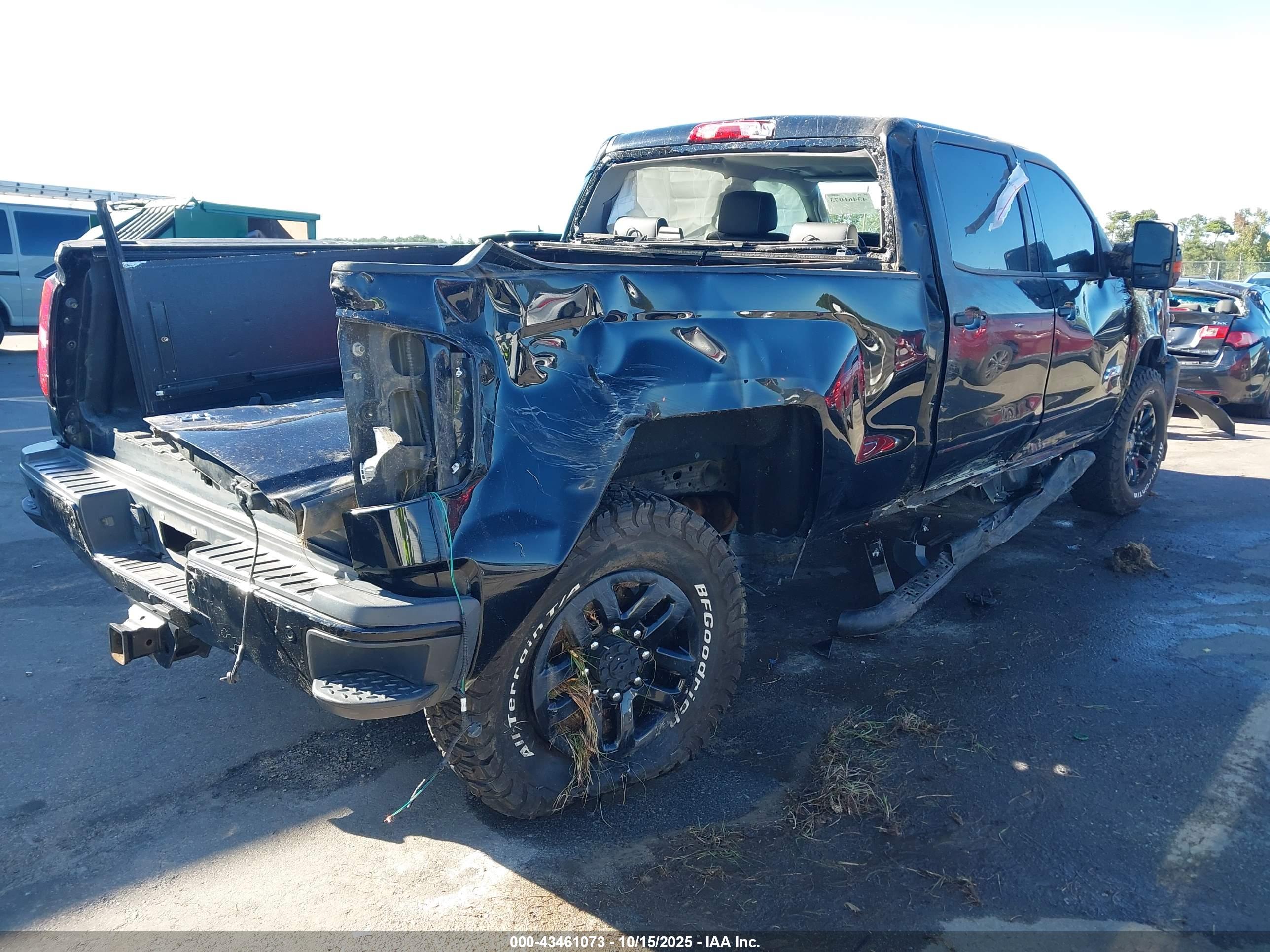 CHEVROLET SILVERADO image 4
