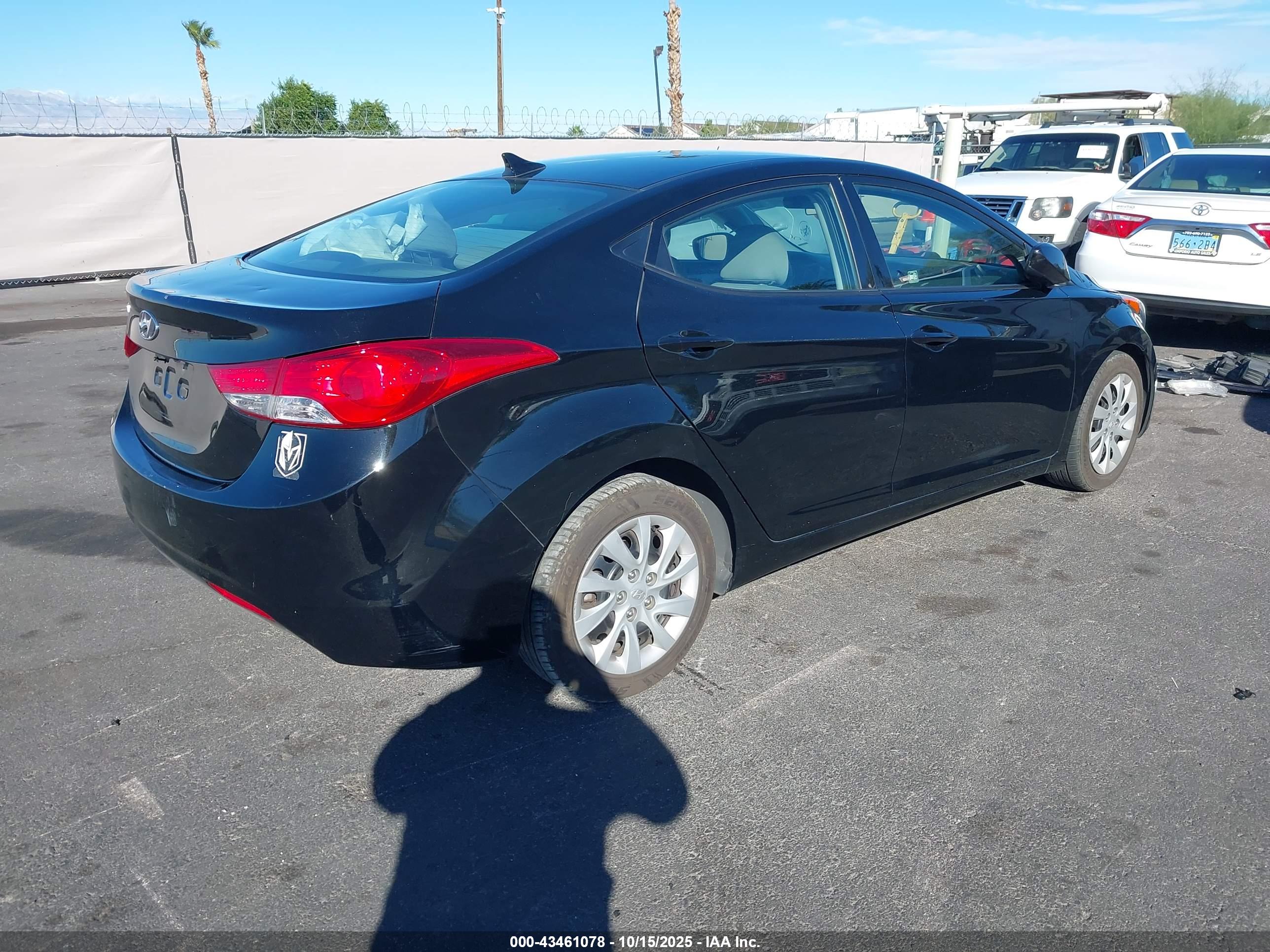 HYUNDAI ELANTRA image 4