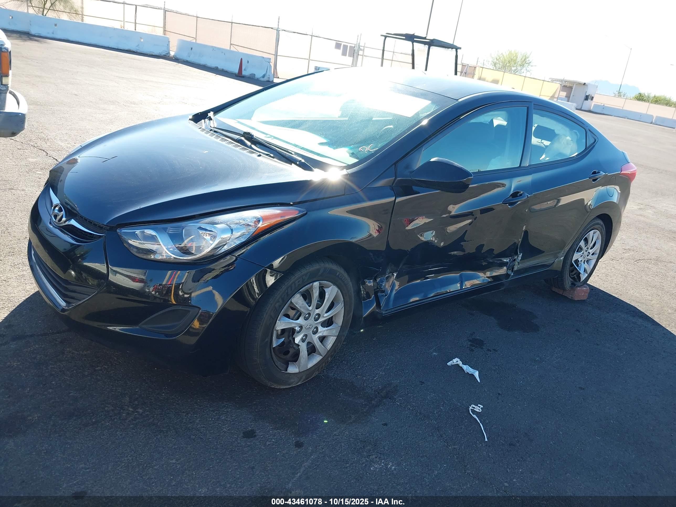 HYUNDAI ELANTRA image 6