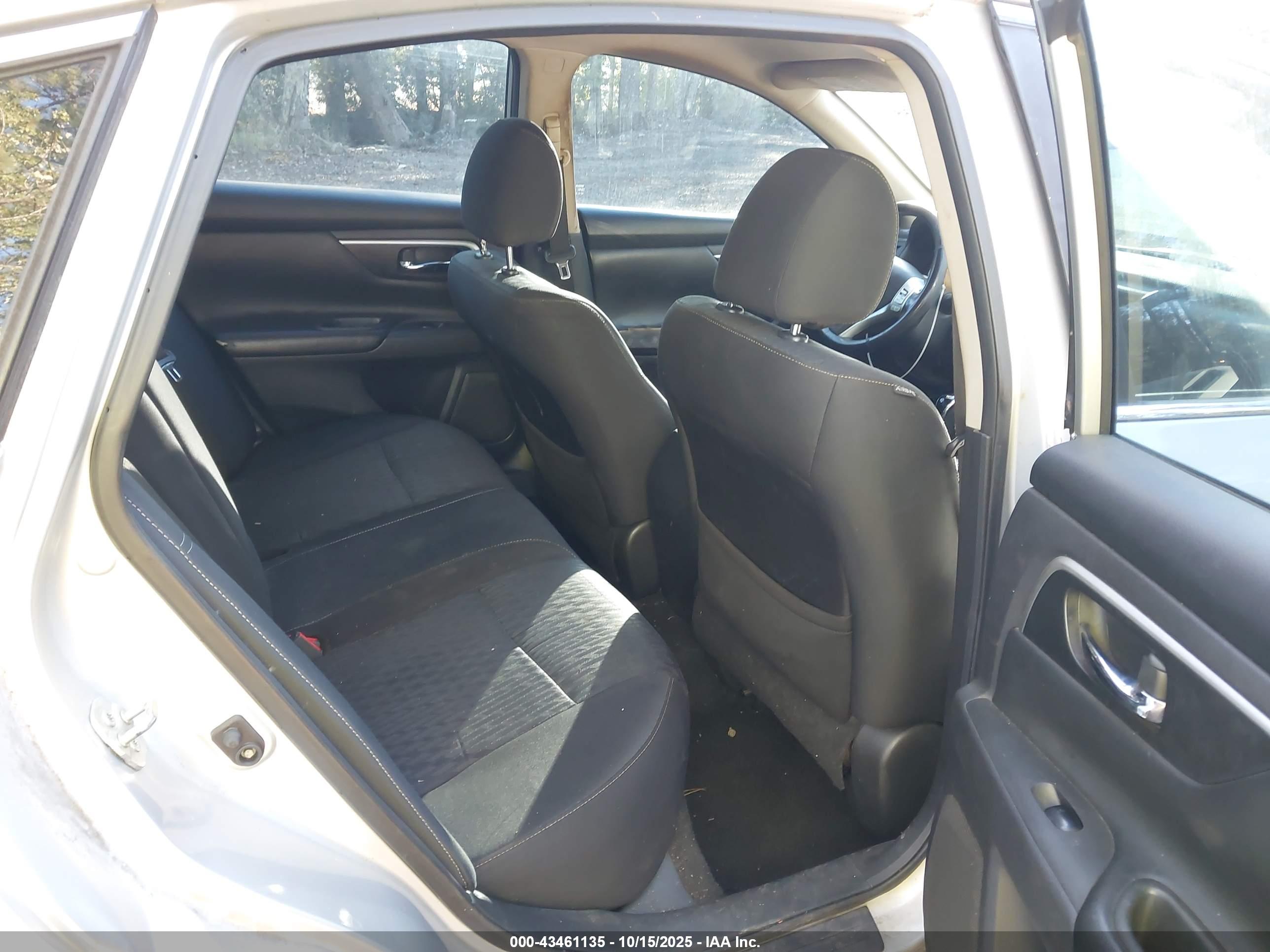 NISSAN ALTIMA image 8