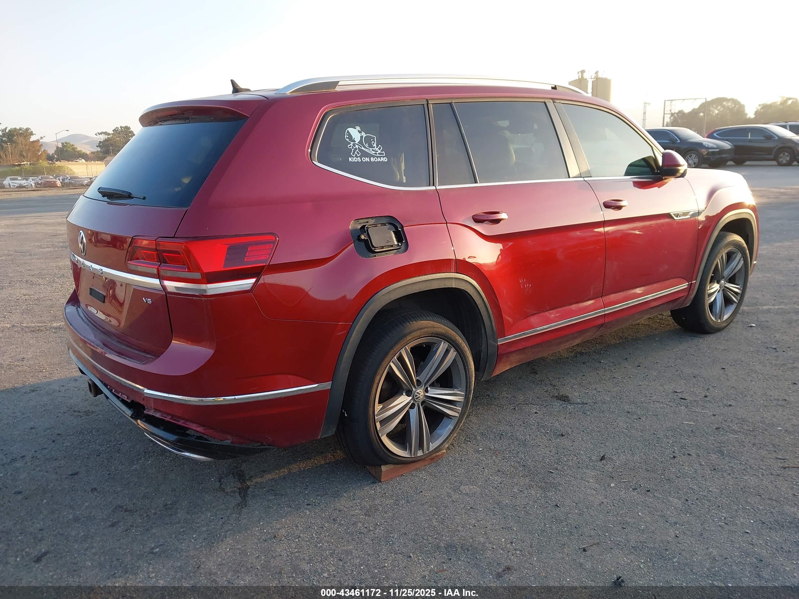 VOLKSWAGEN ATLAS image 4