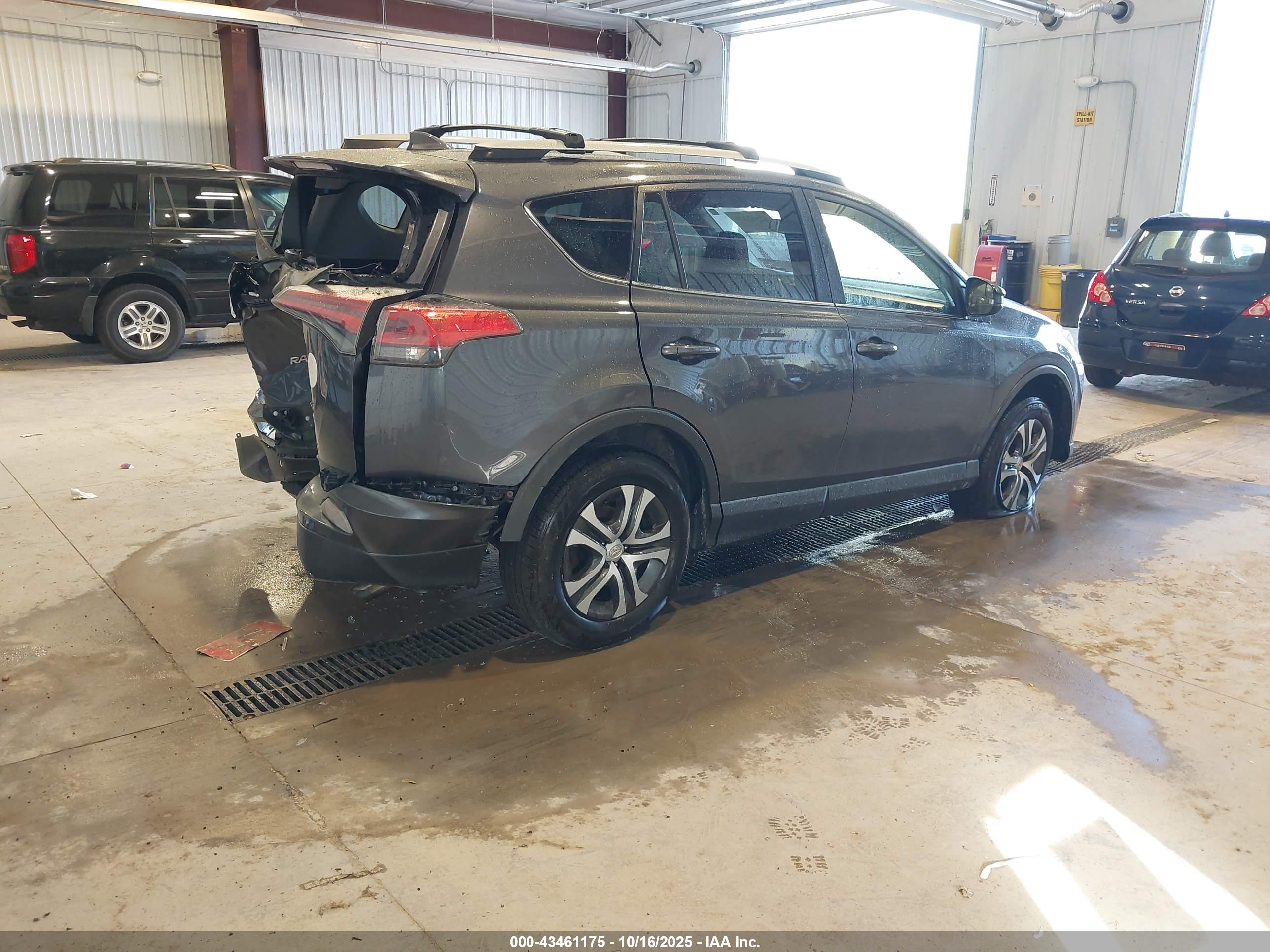 TOYOTA RAV4 image 4